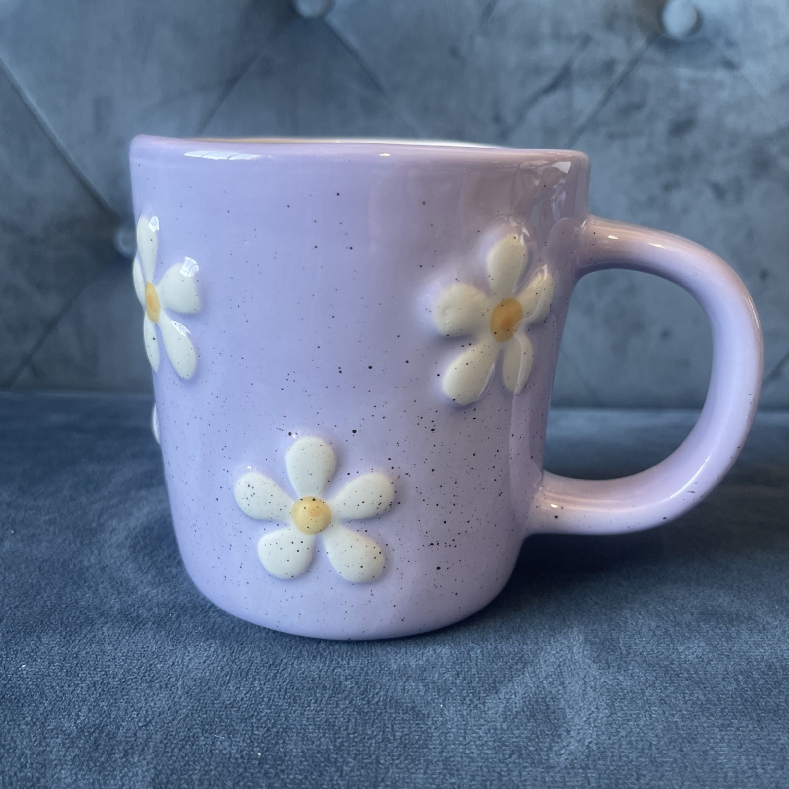 SUNDAY MORNING Ceramics Coffee Mug Raised Daisy Flowers Purple Large FLAW CHIP
