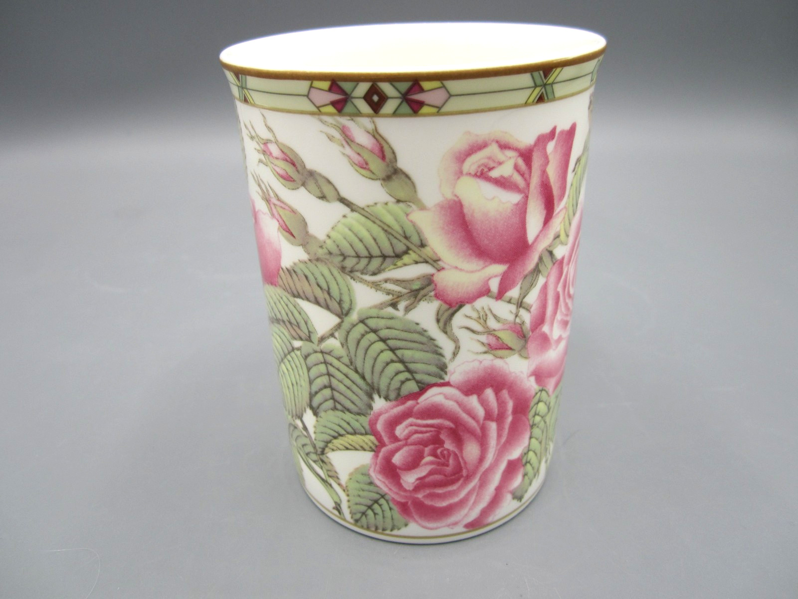 Royal Bone China, White, Pink, Green, Roses Tea Coffee Mug 10 oz (550)