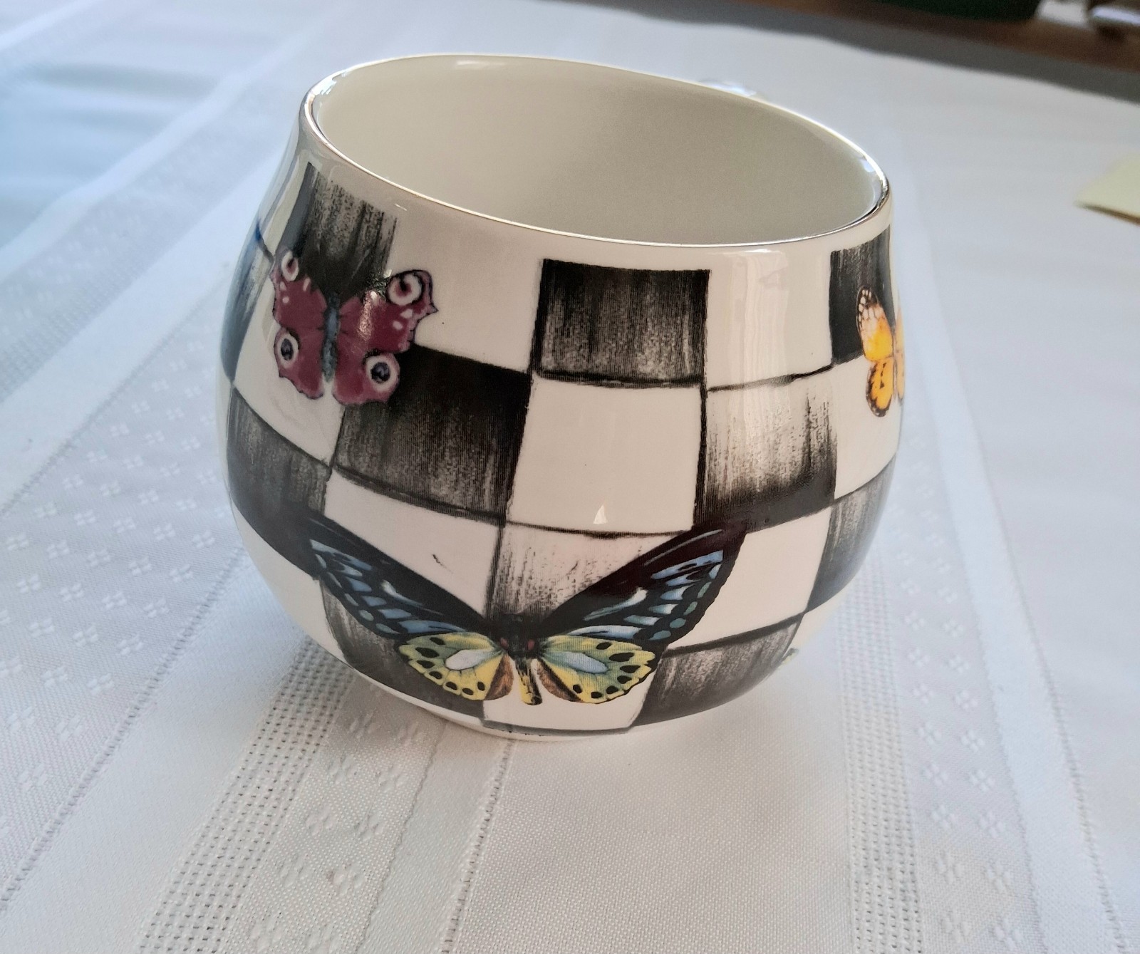 Butterfly Coffee Mug – Butterfly Rounded Coffee Mug with 9 Butterflies NEW