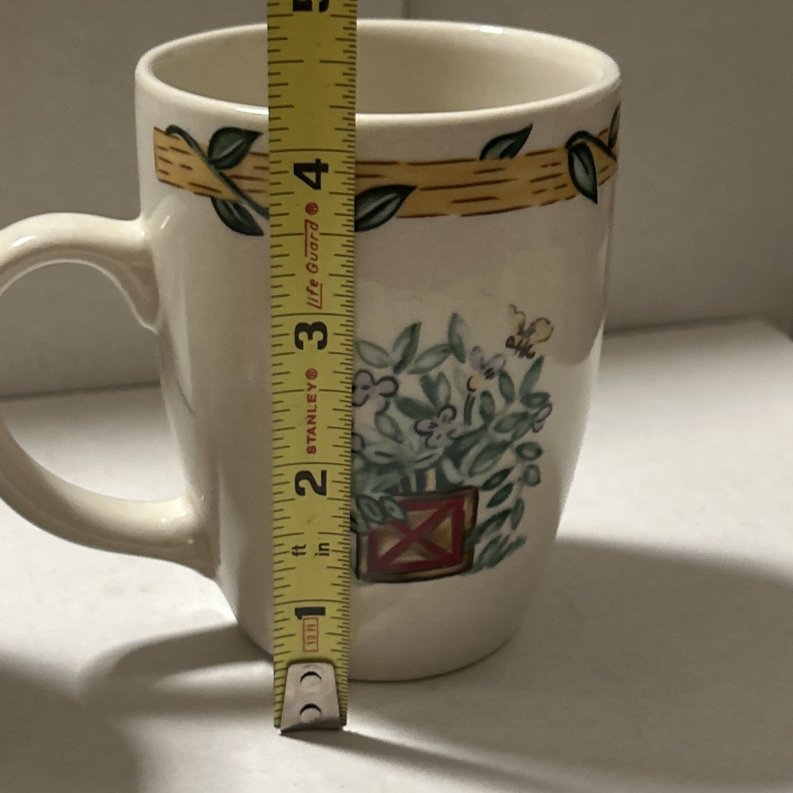Thompson Pottery Birdhouse and Birds Coffee Mugs Cups 4″ Set Of 2 Beige