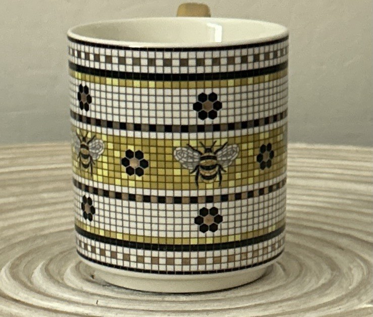Anthropologie Bistro Tile Mug Garden Edition Bee Gold White Black Mosaic NEW NIB