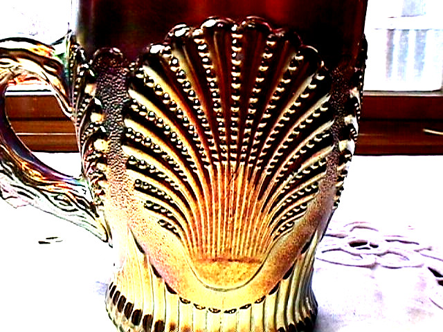 “BEADED SHELL” MUG” 3 7/8″ AMETHYST COLOR VINTAGE CARNIVAL GLASS WOW BY: DUGAN