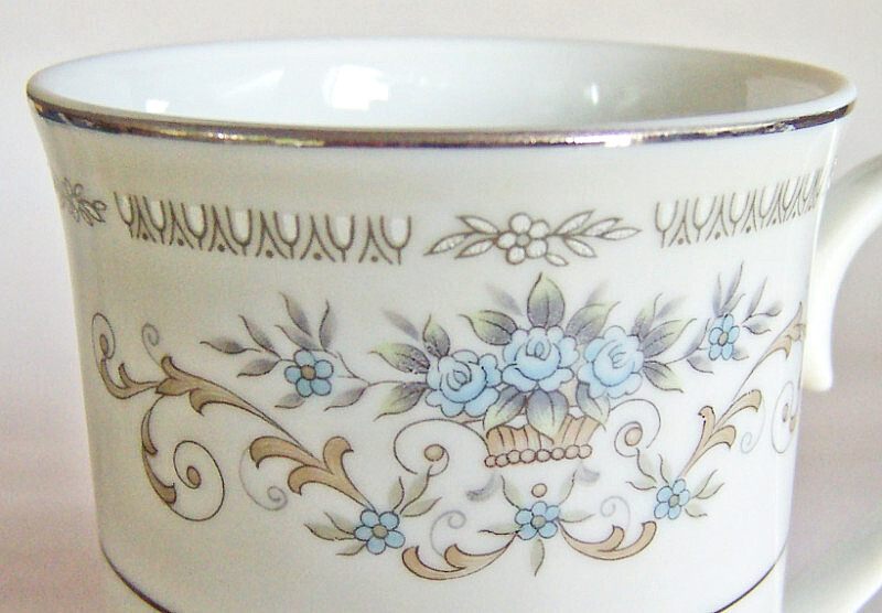 Wade “DIANE” FOOTED COFFEE MUG, Blue Flowers, Tan Scrolls, Silver Trim, Japan