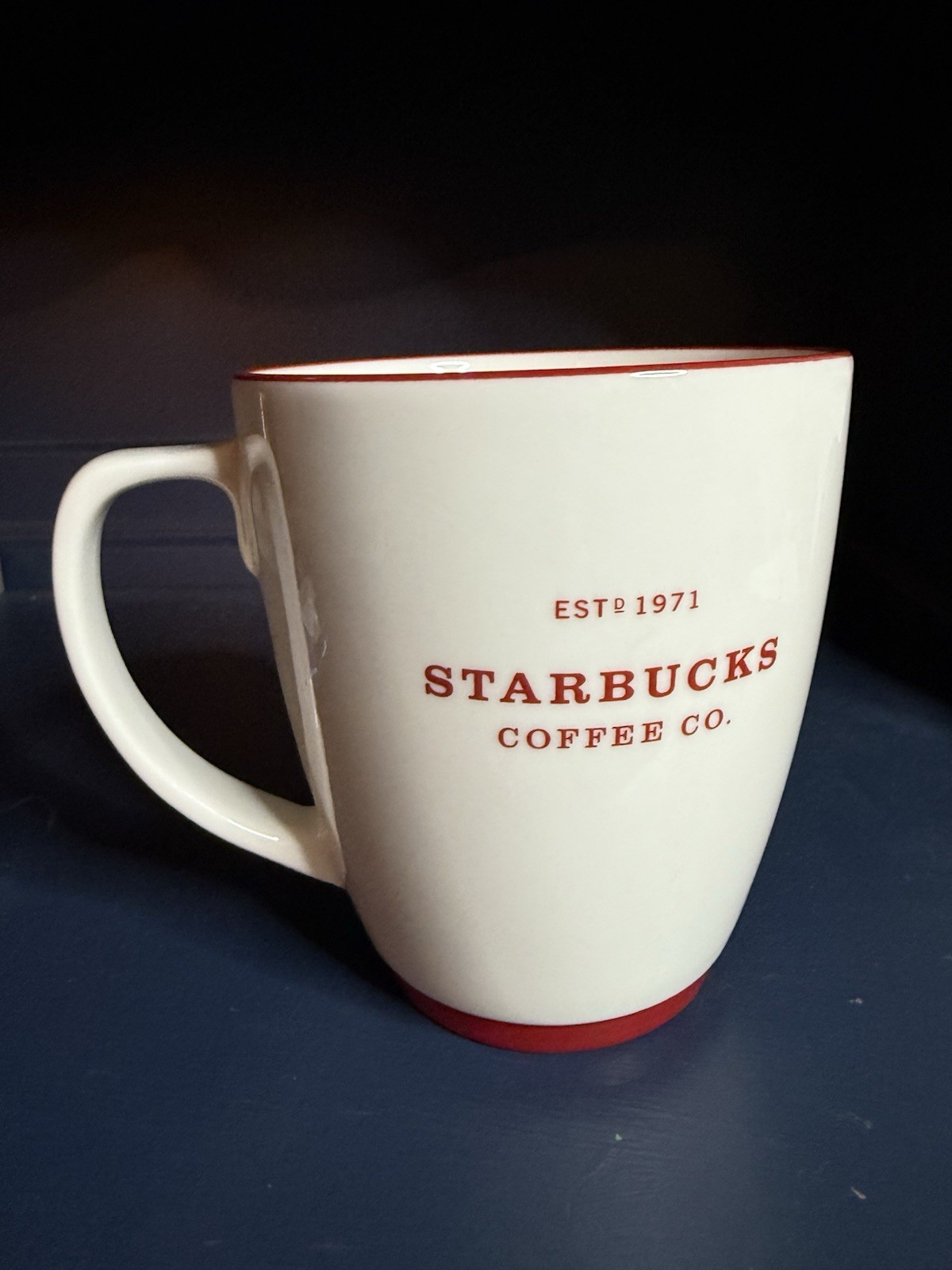 Starbucks 18oz 2007 Holiday Abbey White Red Letters Ceramic Coffee Mug Est 1971