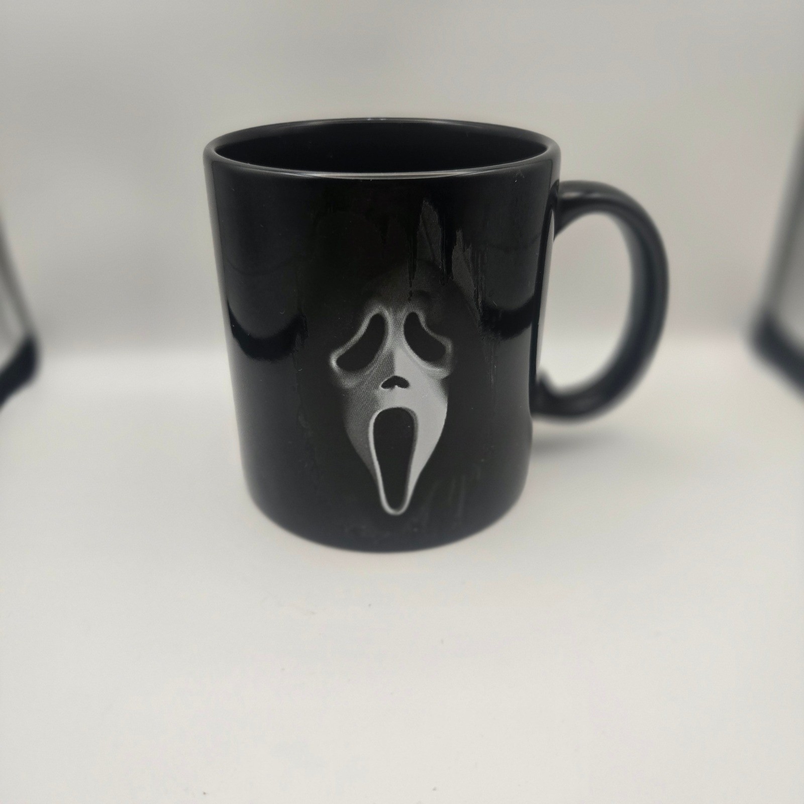 Ghost Face Scream Horror Movie Black Ceramic Coffee Mug 16oz Bioworld