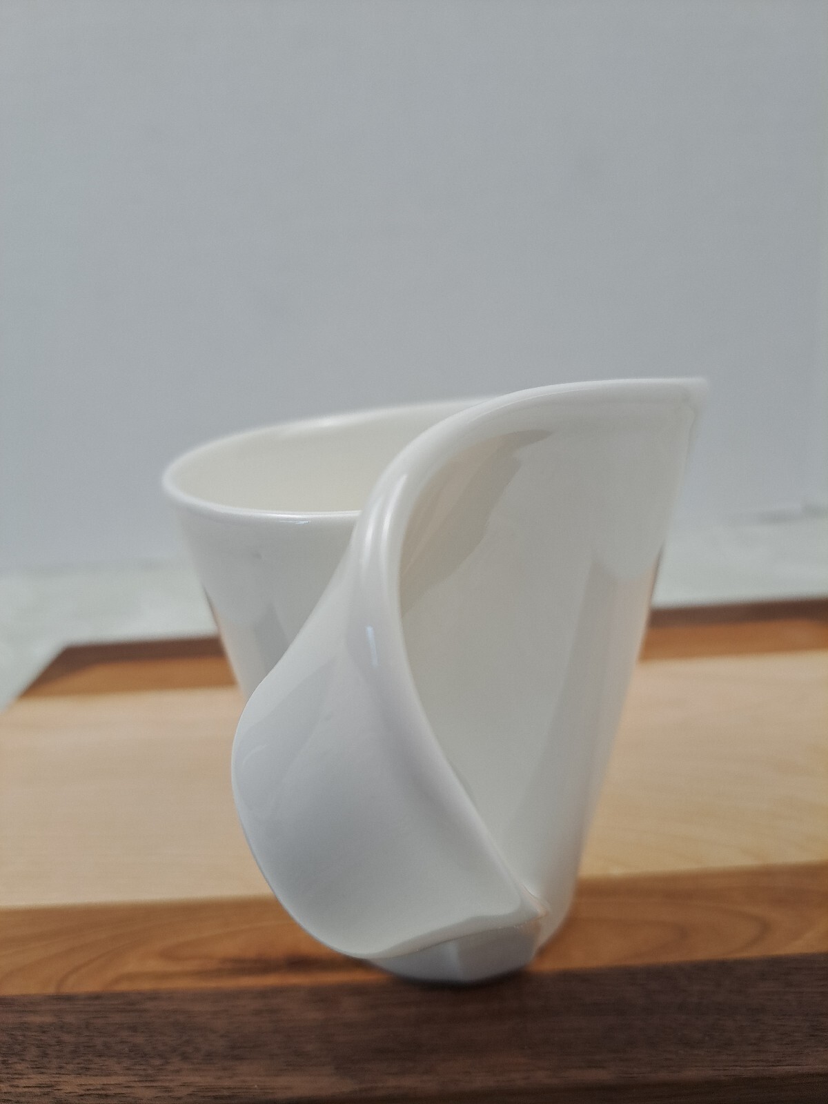 VILLEROY AND BOCH Mug 1748 Luxembourg New Wave White Porcelain Right Hand Cup