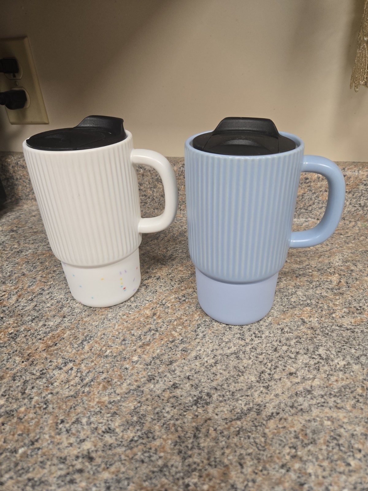 Pair Crofton Stoneware Microwave Dishwasher Safe Tumblers w/Lid & Silicone Base