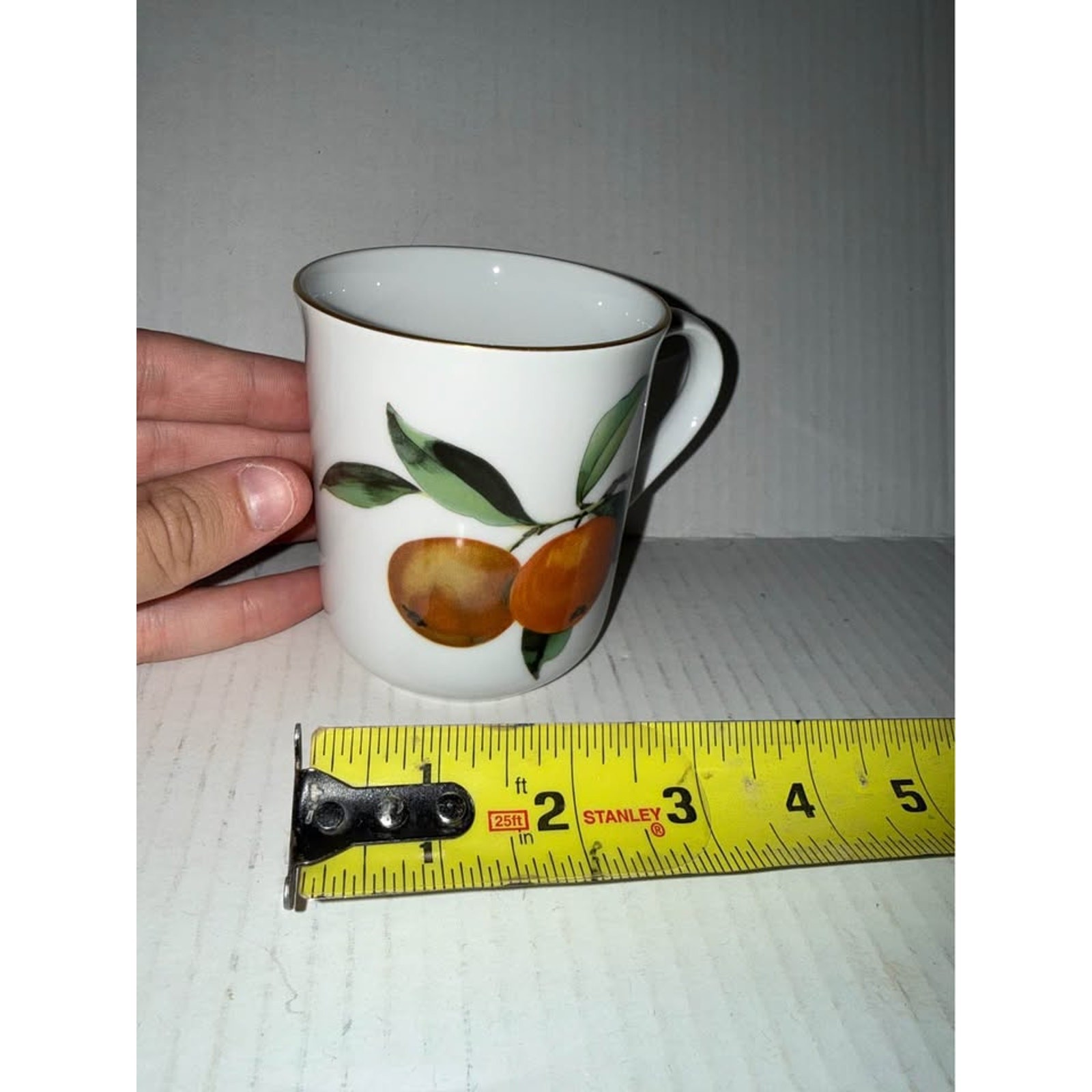 ROYAL WORCESTER EVESHAM PORCELAIN CHINA COFFEE TEA CUP GOLD RIM ENGLAND MINT
