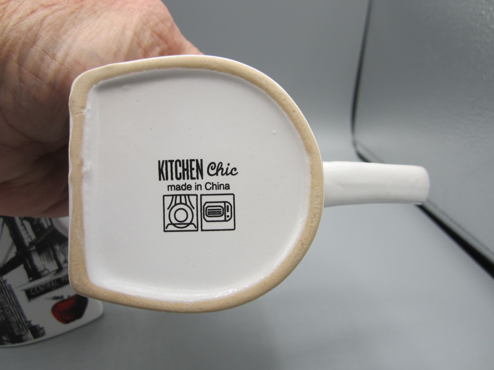 Pair of Kitchen Chic New York City Heart Handles White Black Coffee Tea Mug (439