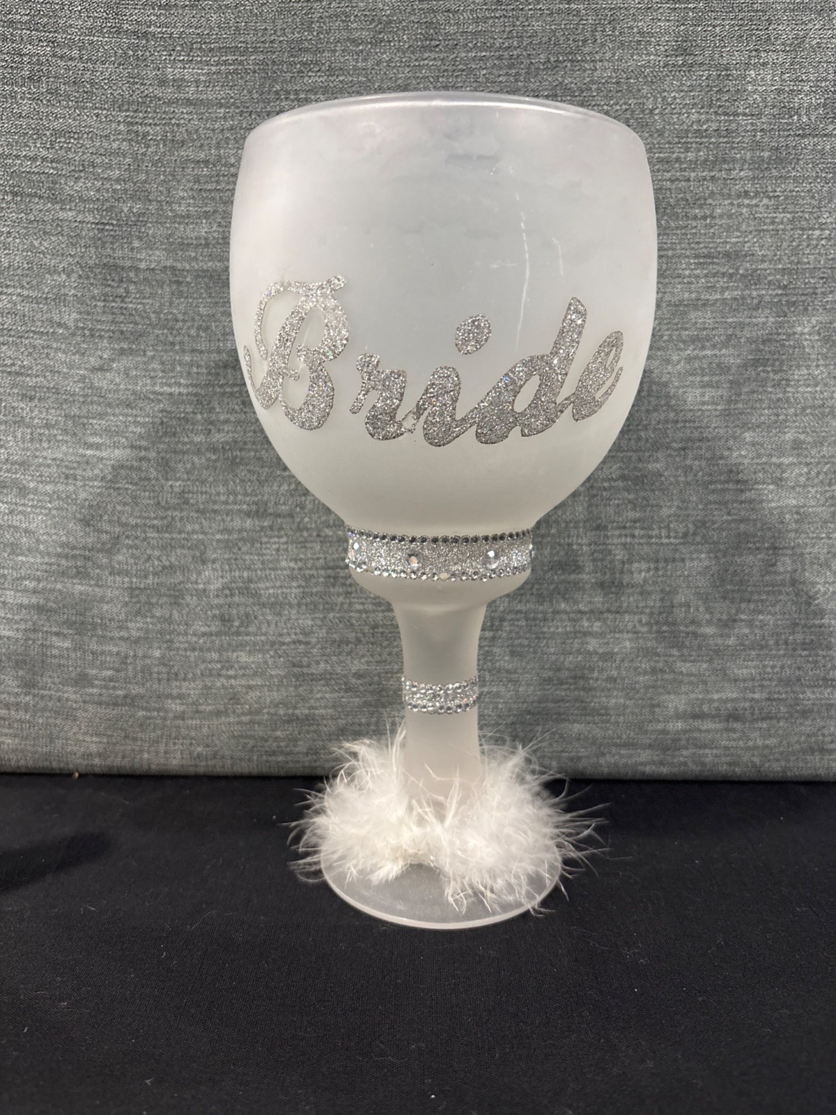 Bride & Bridesmaid Set: Glittery Bride Goblet Feathers 2 Pink Bridesmaid Flasks
