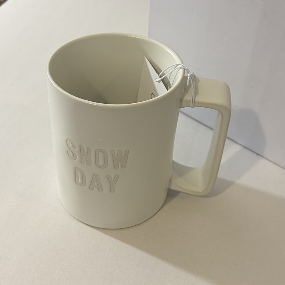 Face To Face SNOW DAY Tall Ceramic Coffee Tea Mug 4.25 inches High New