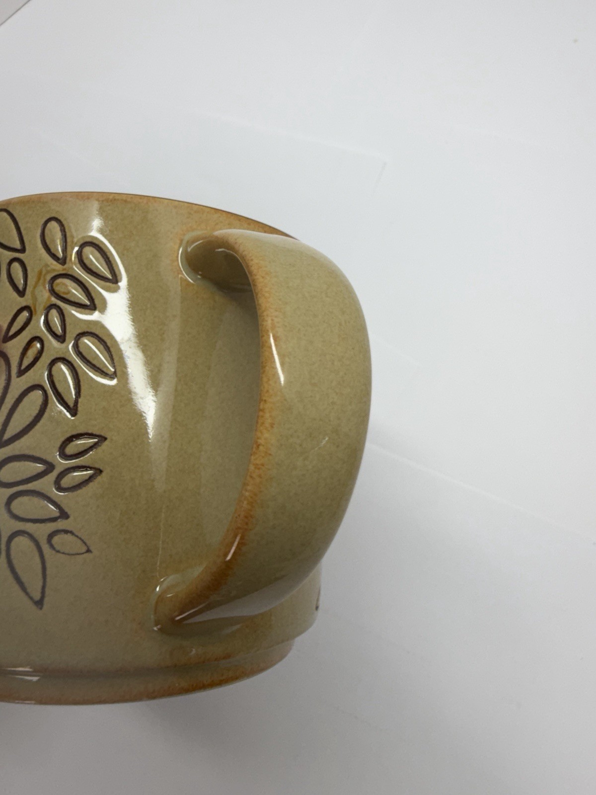 Starbucks 2013 Tan Ceramic Coffee Mug Embossed Leaf Pattern 14oz Stackable Leaf