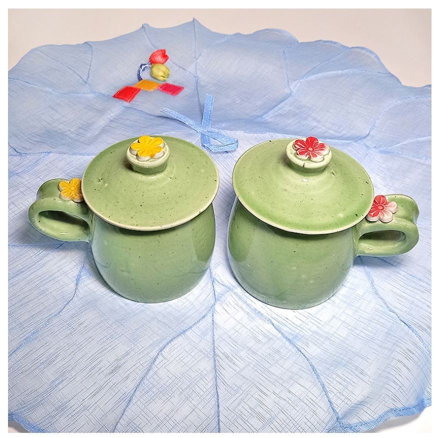 Korean Handmade Green Ceramic Mug Set Floral Lid Tea Coffee Cup Gift Set of 2