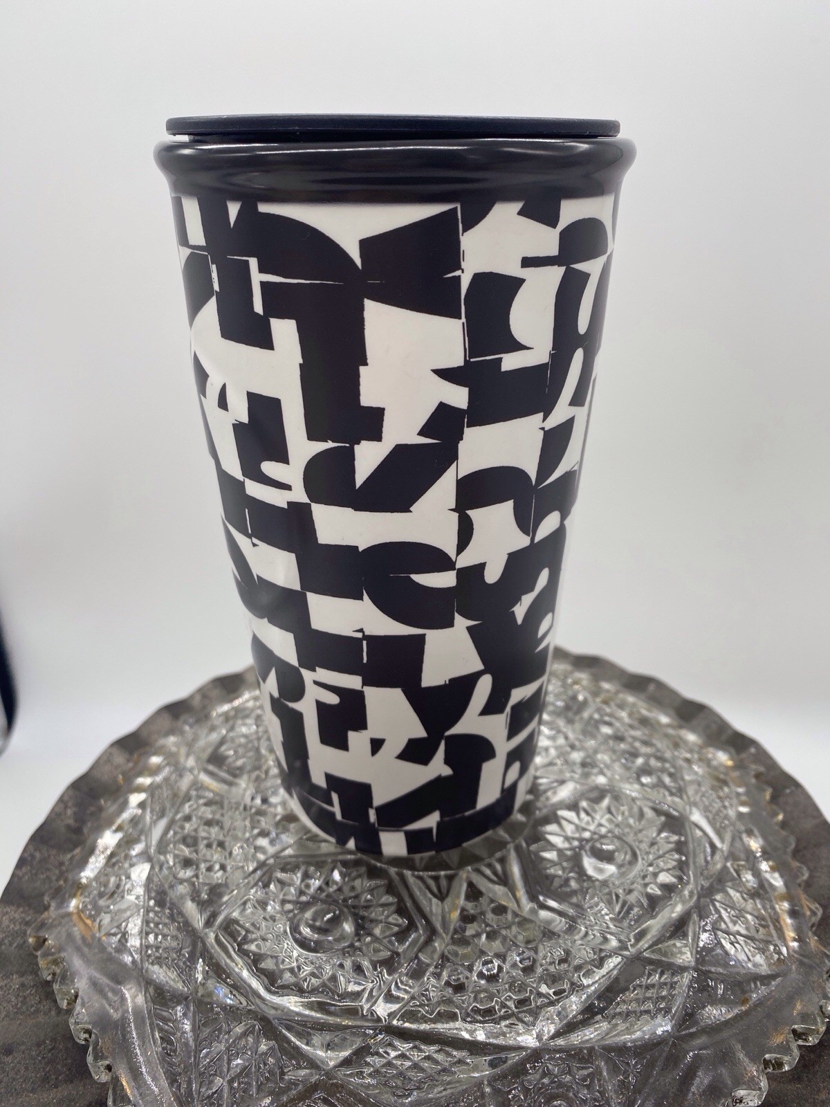 Vintage Black And White Starbucks 2014 Coffee Mug 16.0z W/lid