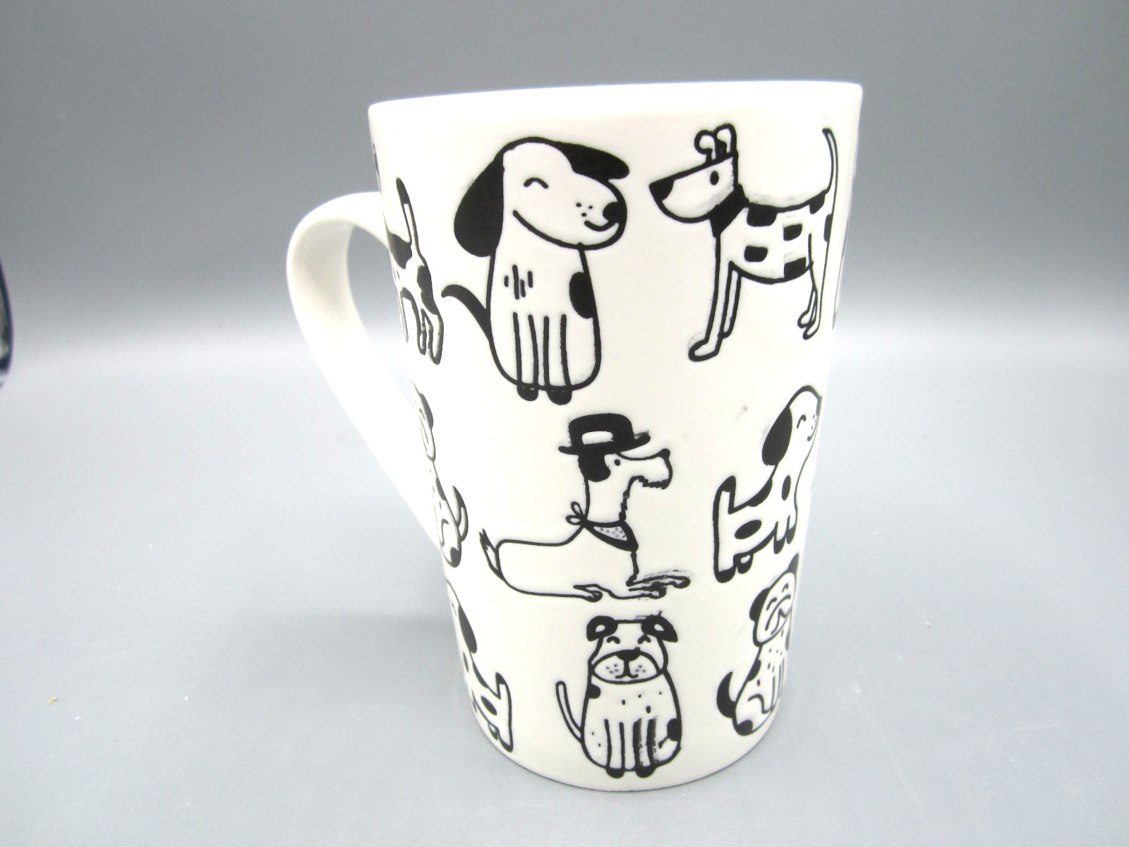 Unbranded, White & Black Etched Pop-Art Dogs Tea Coffee Mug 15 oz (351)