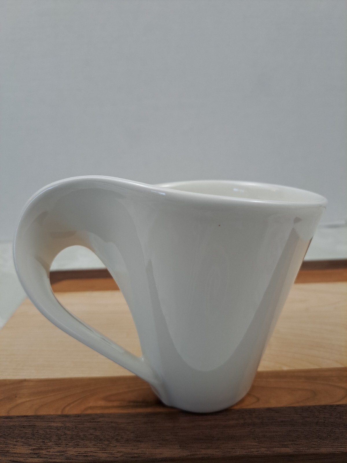 VILLEROY AND BOCH Mug 1748 Luxembourg New Wave White Porcelain Right Hand Cup