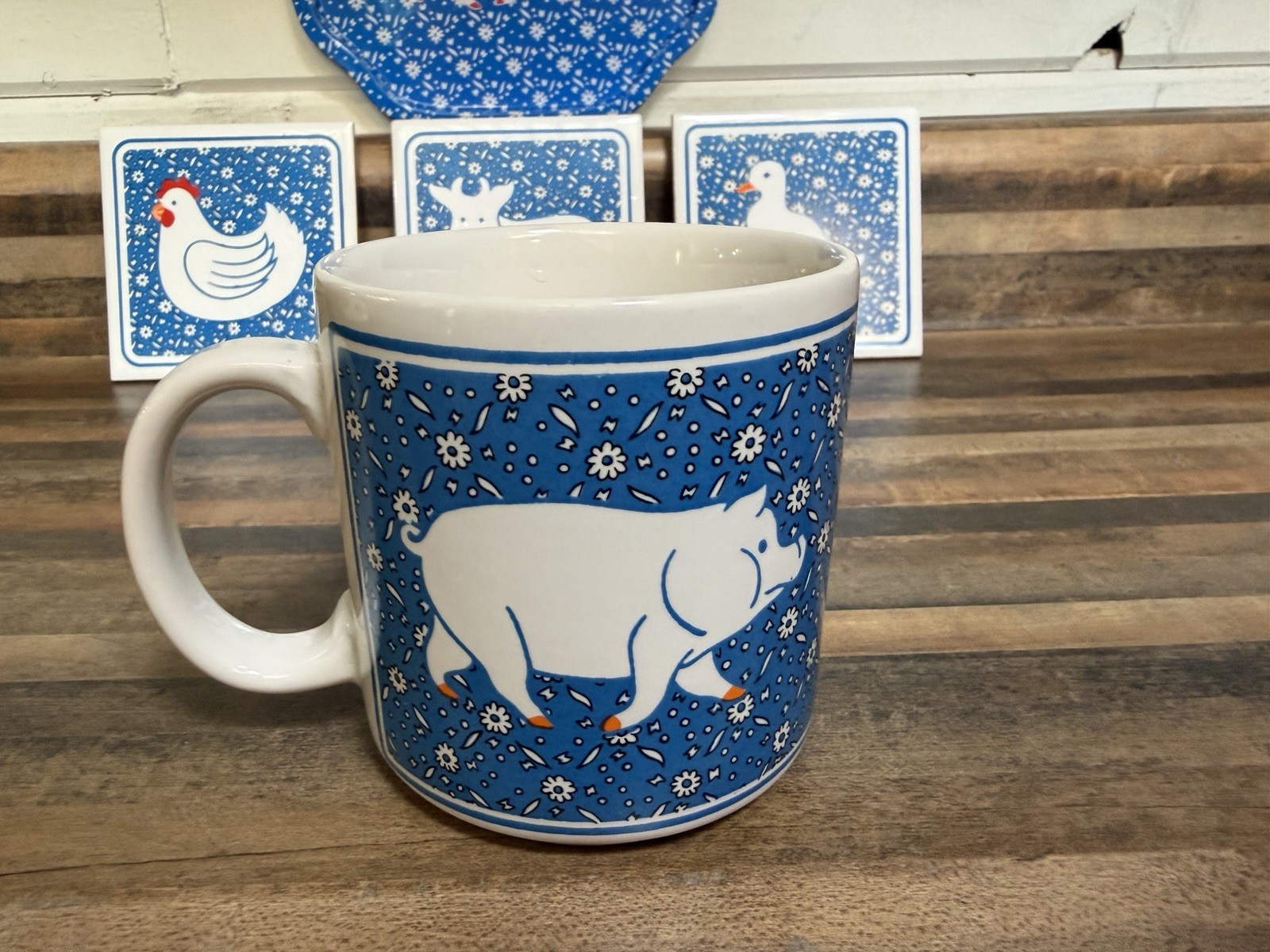 JSNY Country Calico 5 Pc Ceramic Mug Trivets Tray Farm Animal Kitchen Set