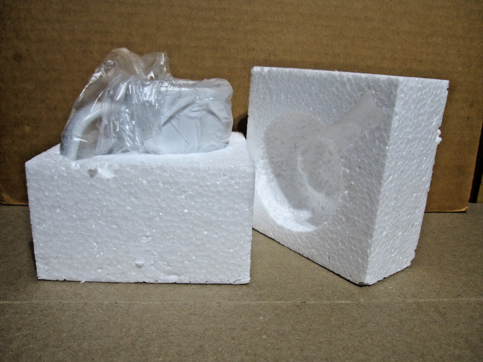 1=NEW=2 PICTURE==CERAMIC==BITE ME==11OZ=WHITE=GLOSSY=GREAT GIFT=SEE PICTURES.