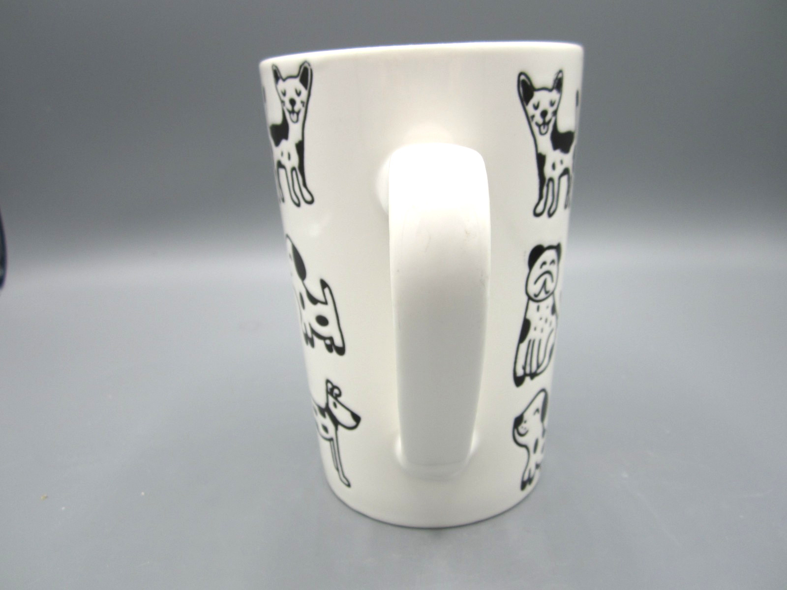 Unbranded, White & Black Etched Pop-Art Dogs Tea Coffee Mug 15 oz (351)