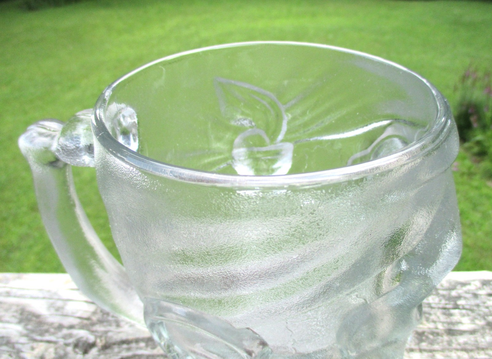 Guy Fieri’s American Kitchen Bar Cancun 6″ Glass Pirate Skull Mug Stein