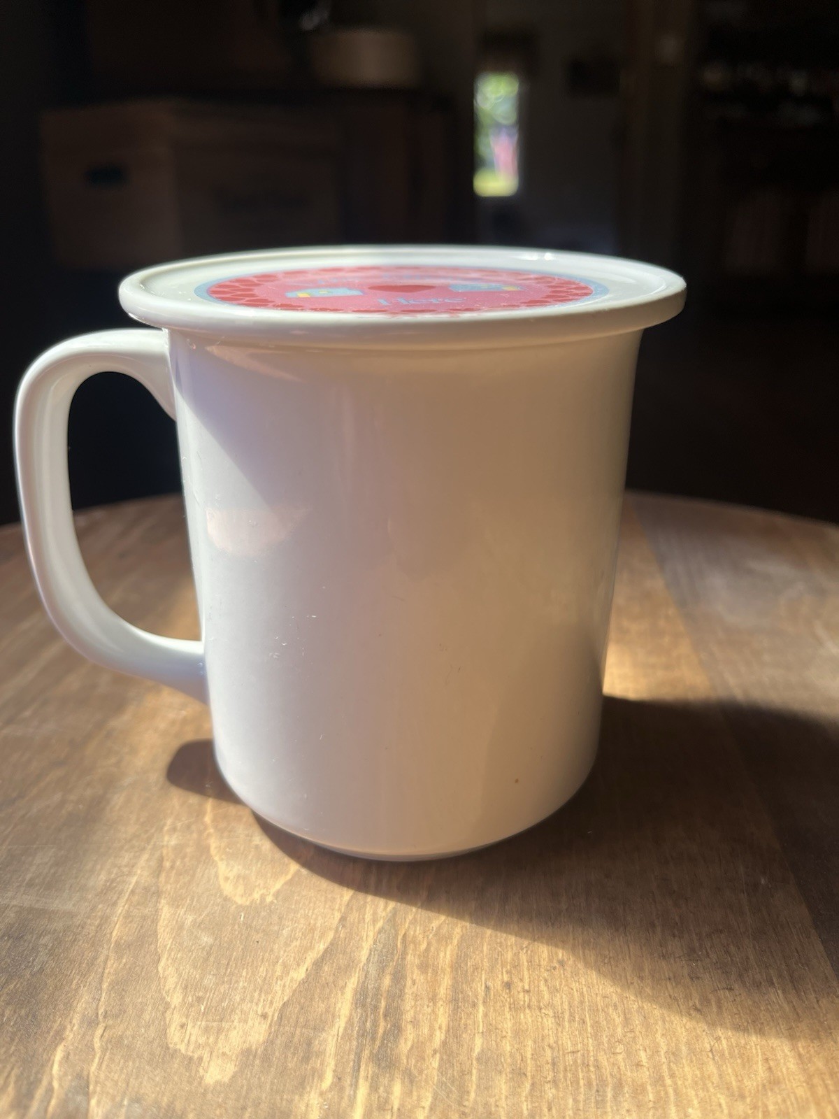Giftco Country Feelin’ Ceramic Coffee Mug 10 oz With Lid Hearts Decorated
