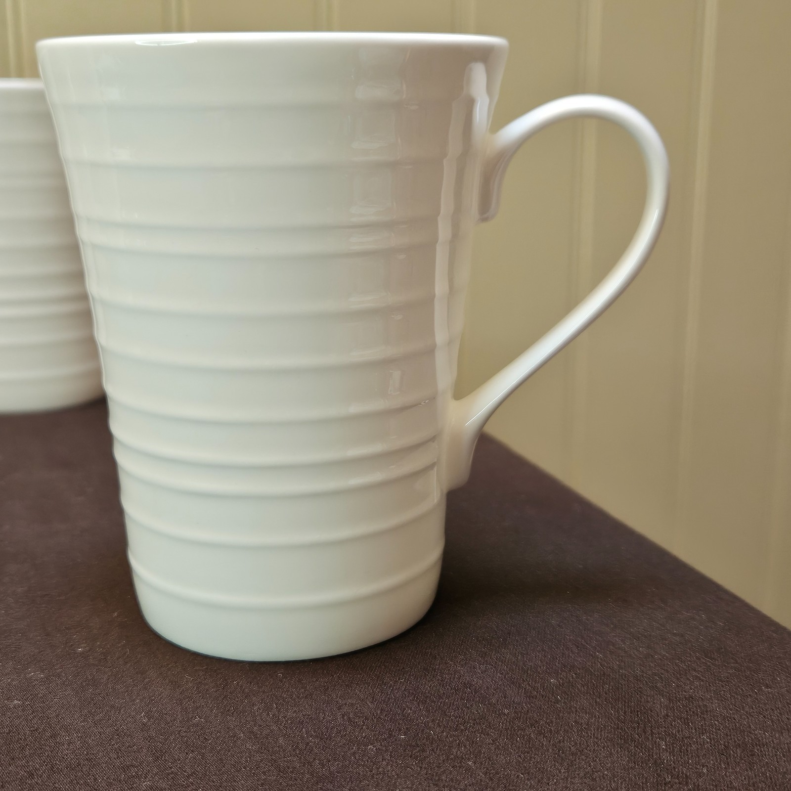 Mikasa Swirl White Bone China 12 oz Cups/Mugs Raised Rings 4 ½” Set of 5