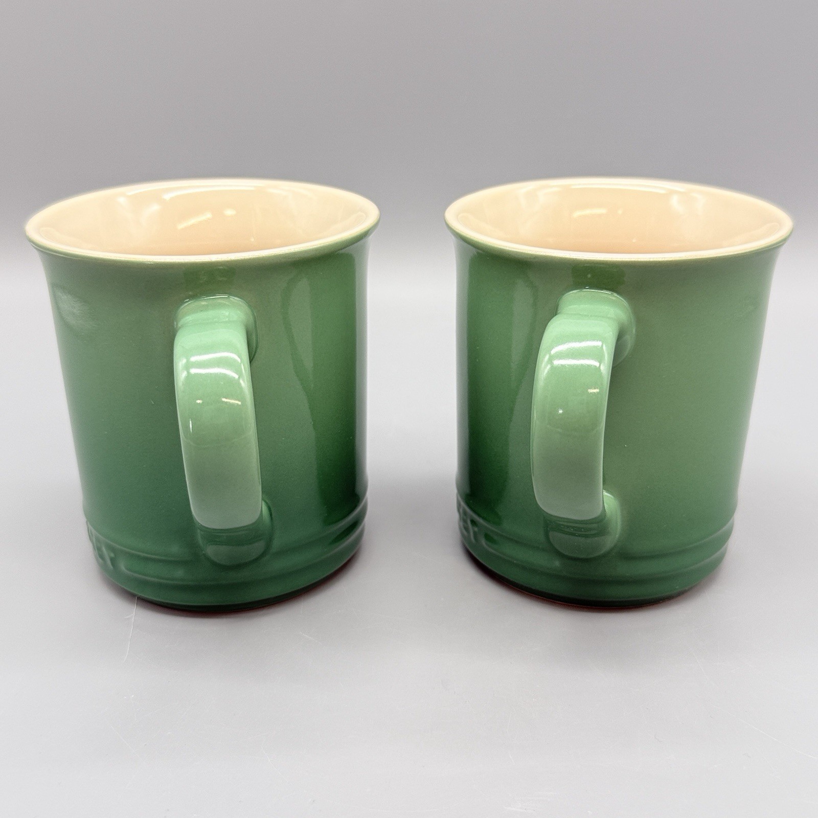 Le Creuset Rosemary Fennel Green Stoneware 12 Oz Mugs Coffee Cups Set of 2 EUC