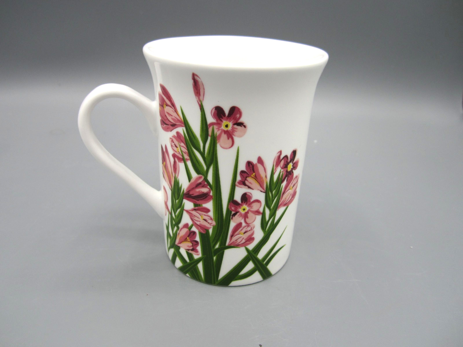 Unbranded, White Pink Green Floral Yellow Hummingbird Tea Coffee Cup 9 oz (564)