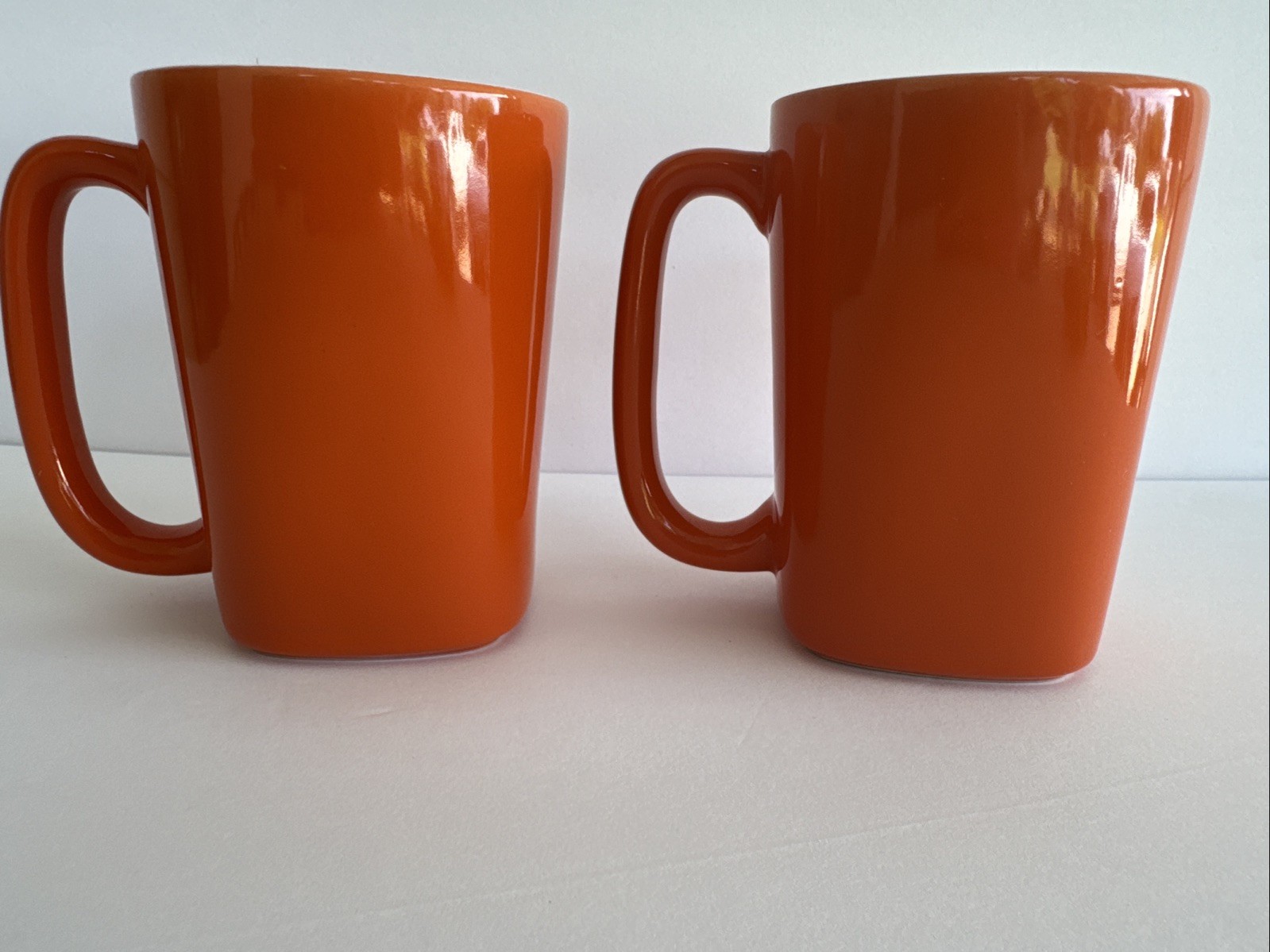 Set of 2 Rachael Ray Round & Square 14 oz Orange & White Coffee Tea Mug Cup