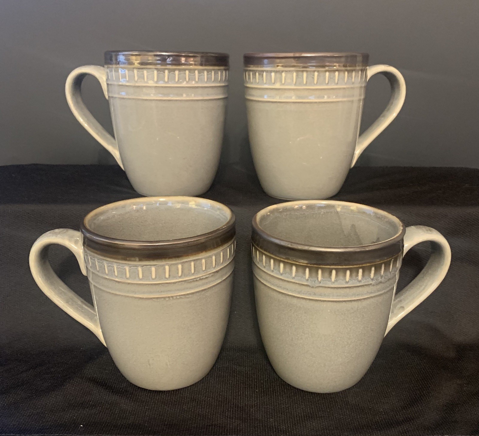 Food Network Biscotti Gray 4-3/8” Mugs – Set of 4 – Excellent Condition