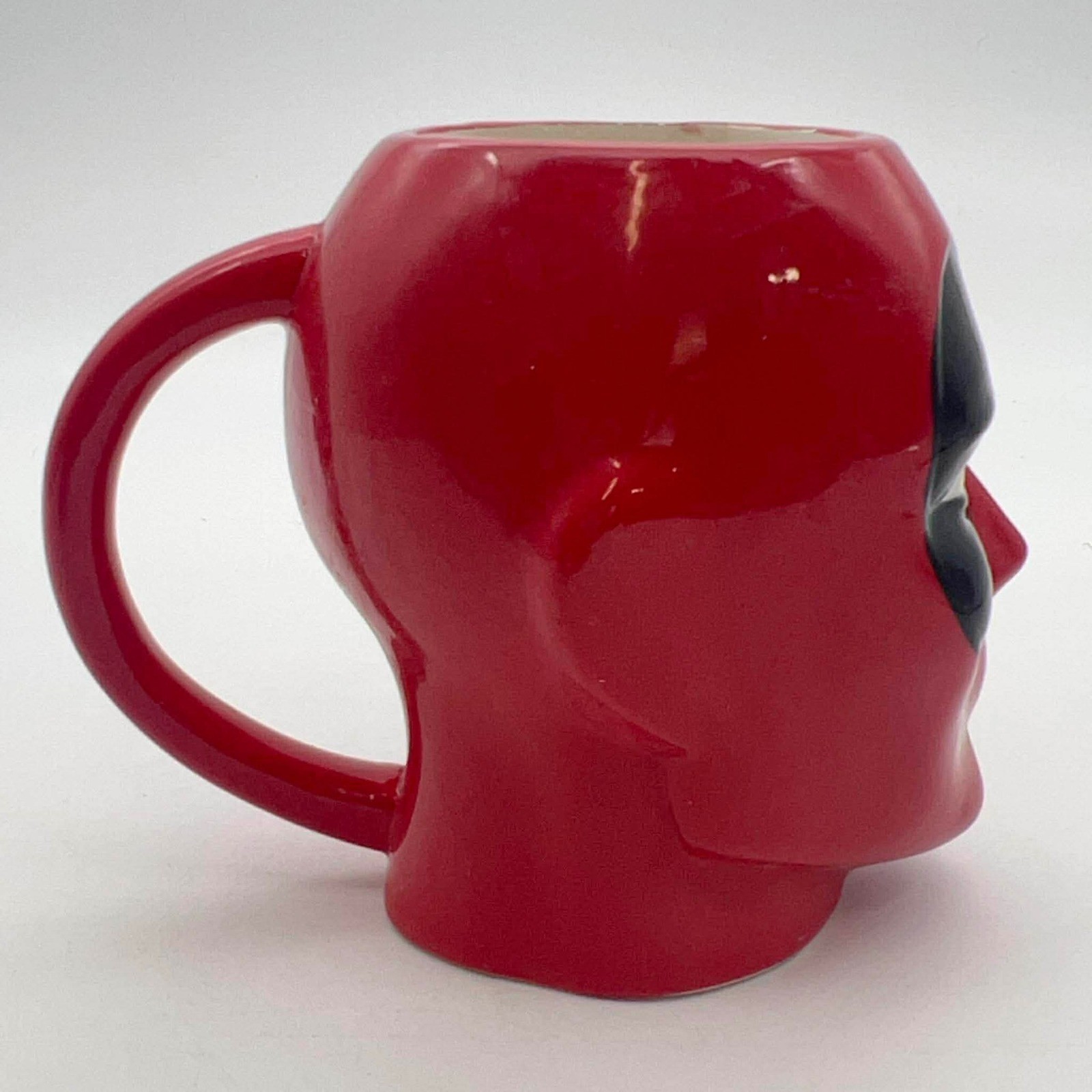 Marvel Deadpool Ceramic 3D Sculpted Head Mug Red Black 2015 BackStage Pass