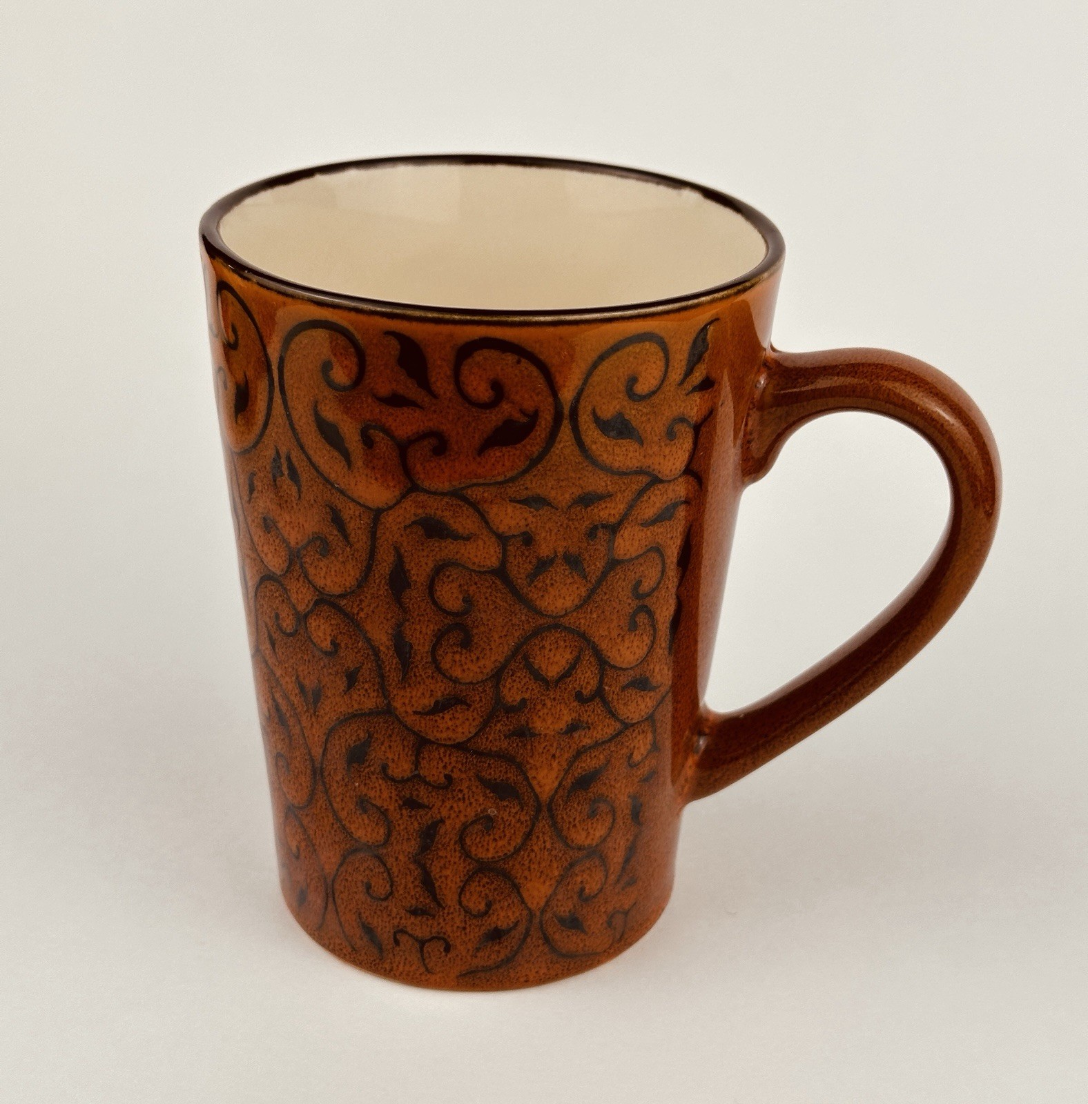 Rust Orange and Black Vines Tapered Mug – 5 inches Tall – Unbranded EUC