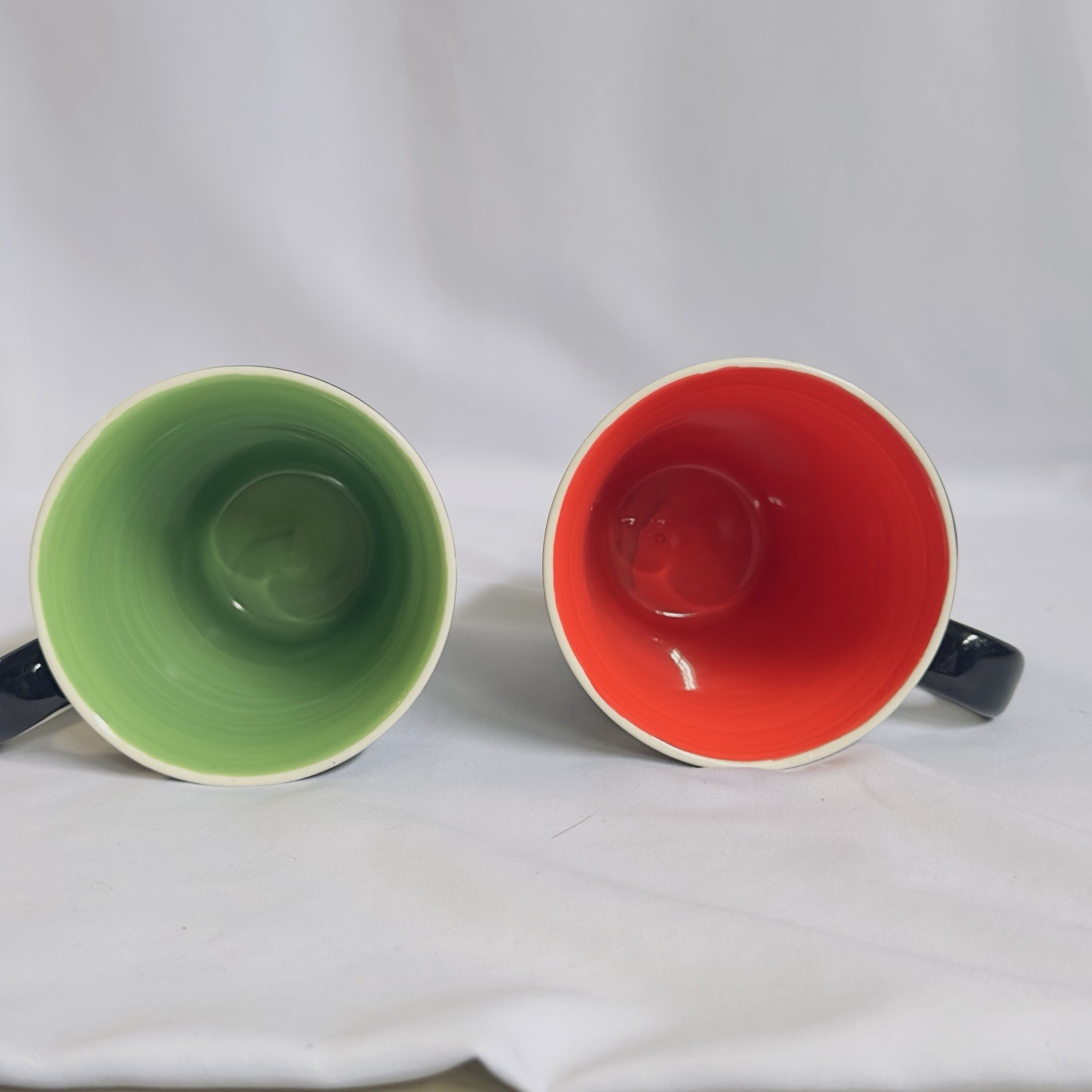 2 Coffee & Tea Art Deco Mugs Cups Hues N Brews Black Red Green Ceramic Kitchen