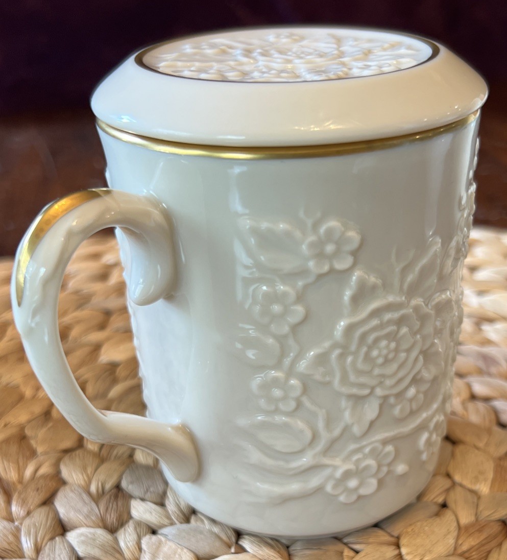 VTG Lenox Ivory Embossed Rose Coffee/Tea Mug With Lid 24k Gold Trim. Shabby Chic