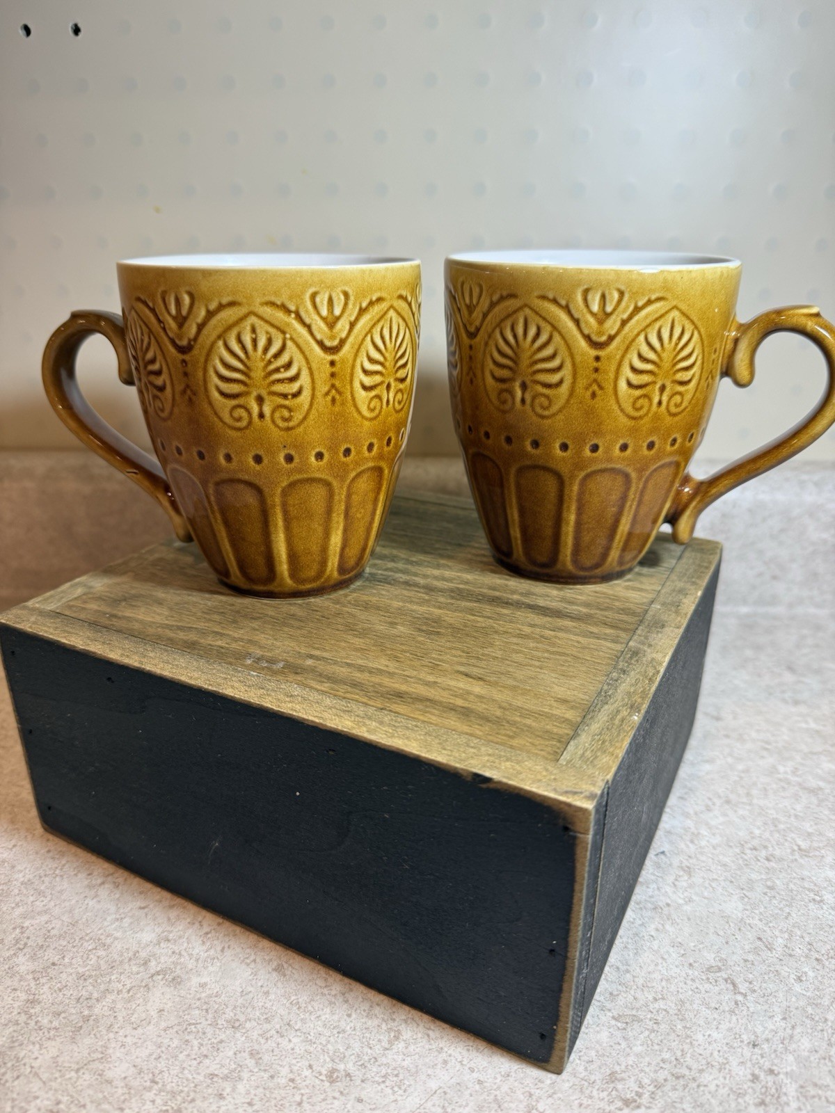 Pfaltzgraff Dolce Honey stoneware floral mugs set of 2, 11 fl oz brown/beige