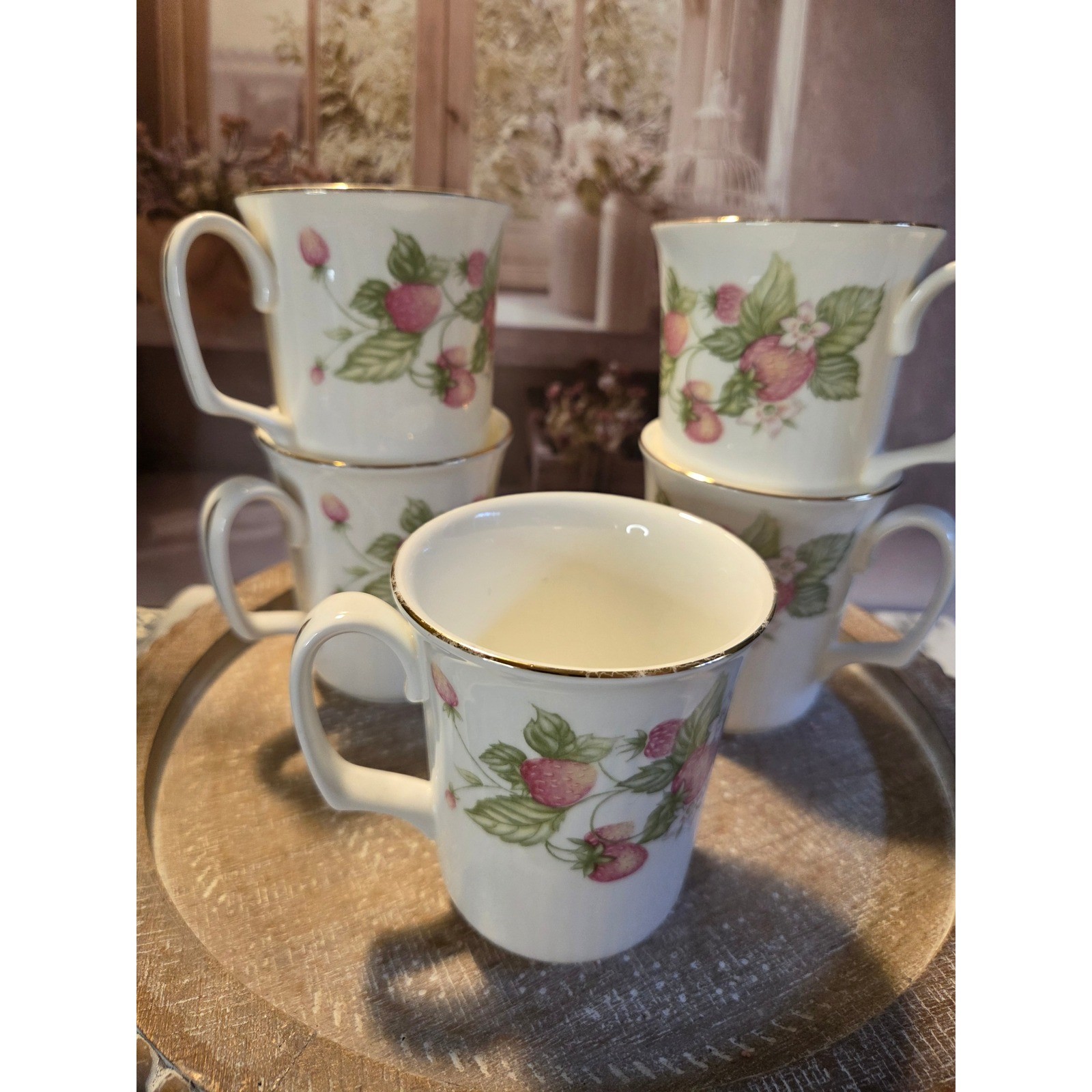 Royal Albert Lyndale Bone China Mugs Set Strawberry Pattern Gold Trim England