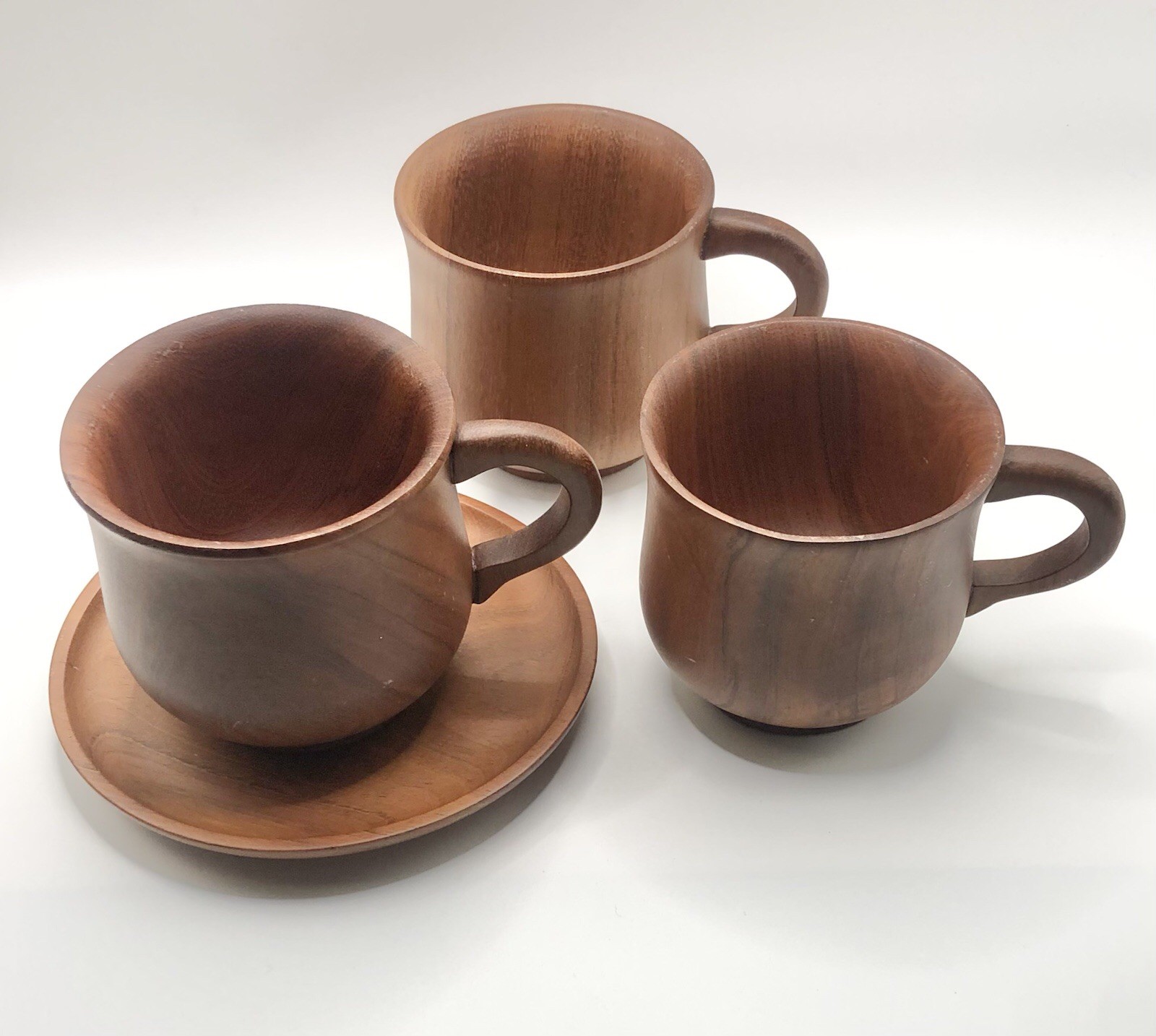 4-Piece Wooden Coffee/Tea Set – 100% Natural Wood – GC – 3/Cups & 1/Saucer