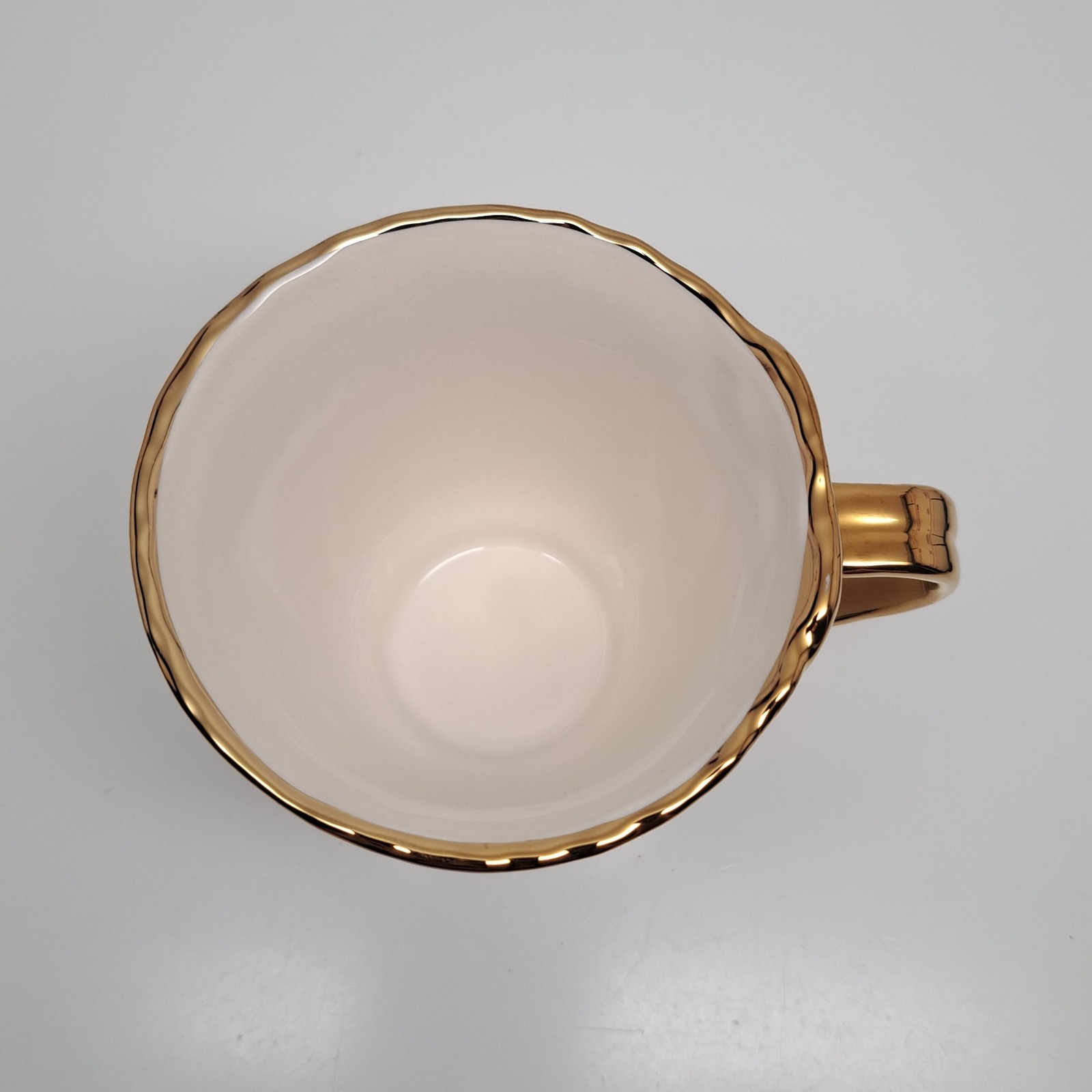 Set Of 2 Anthropologie Benedita Bow Gold Stoneware Coffee Mugs 11.5 oz