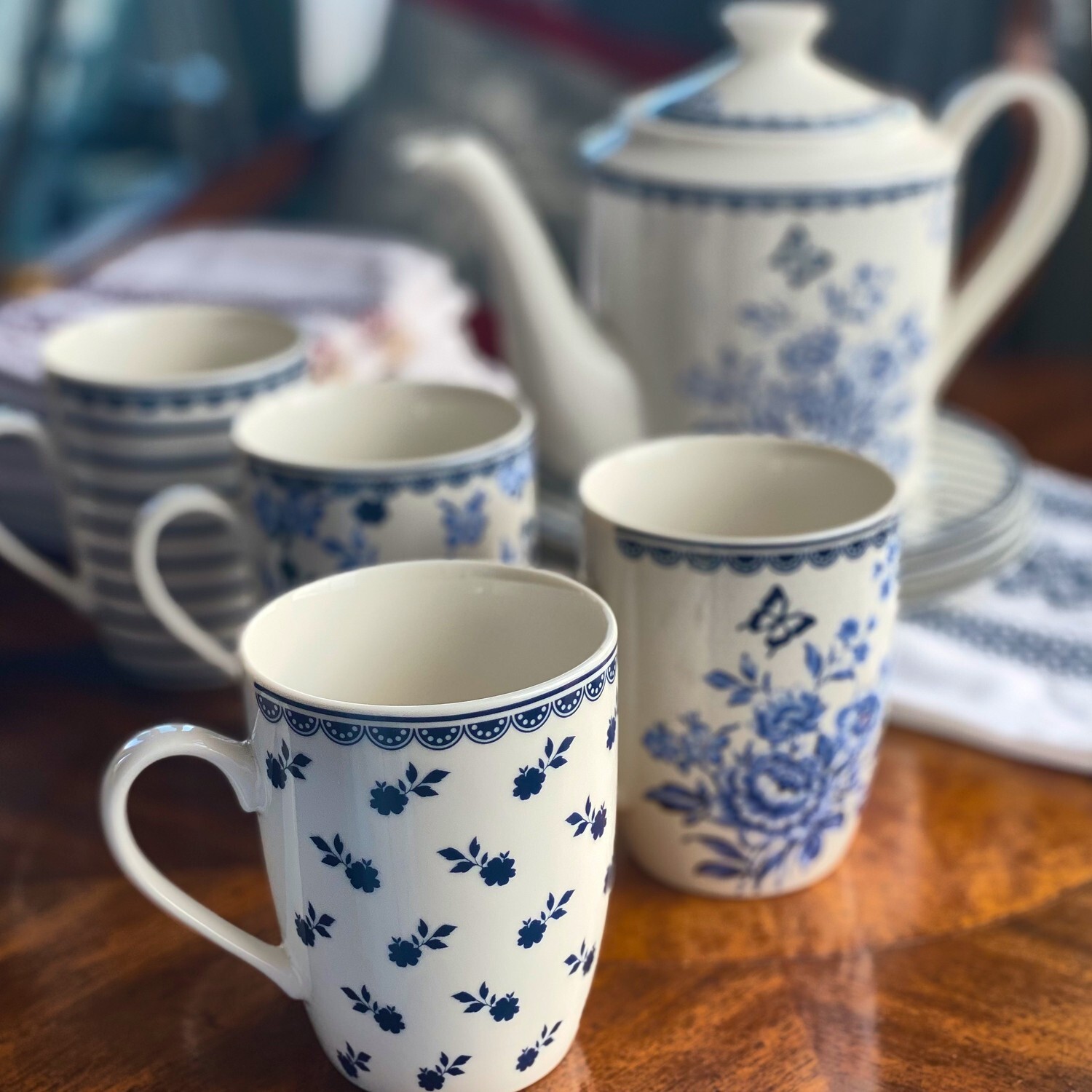 SET OF 4 Blue White Porcelain MUGS Floral Bone China Mismatched Coffee Mugs 12oz