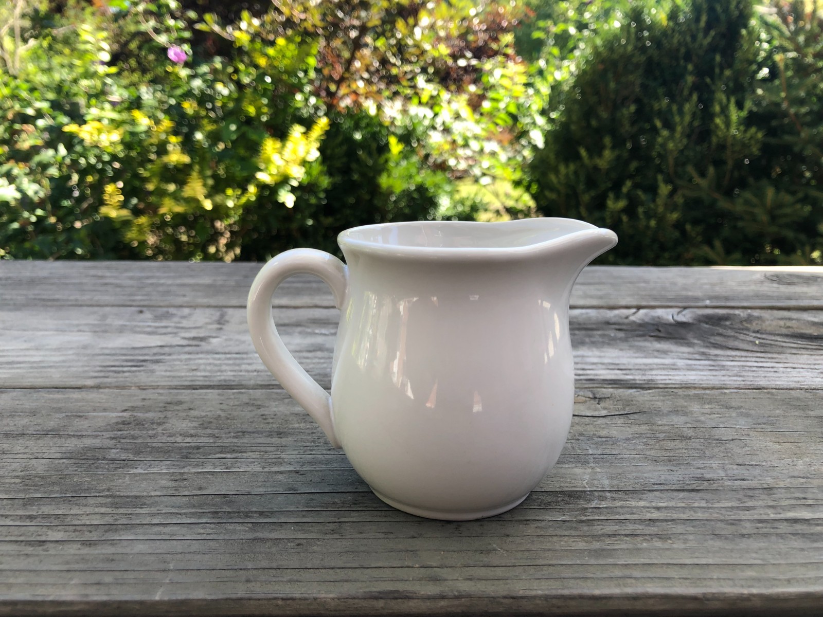 Vintage Bonjour Red Flower Creamer Domain 1980 Made in Japan 4.25″Wx3″H