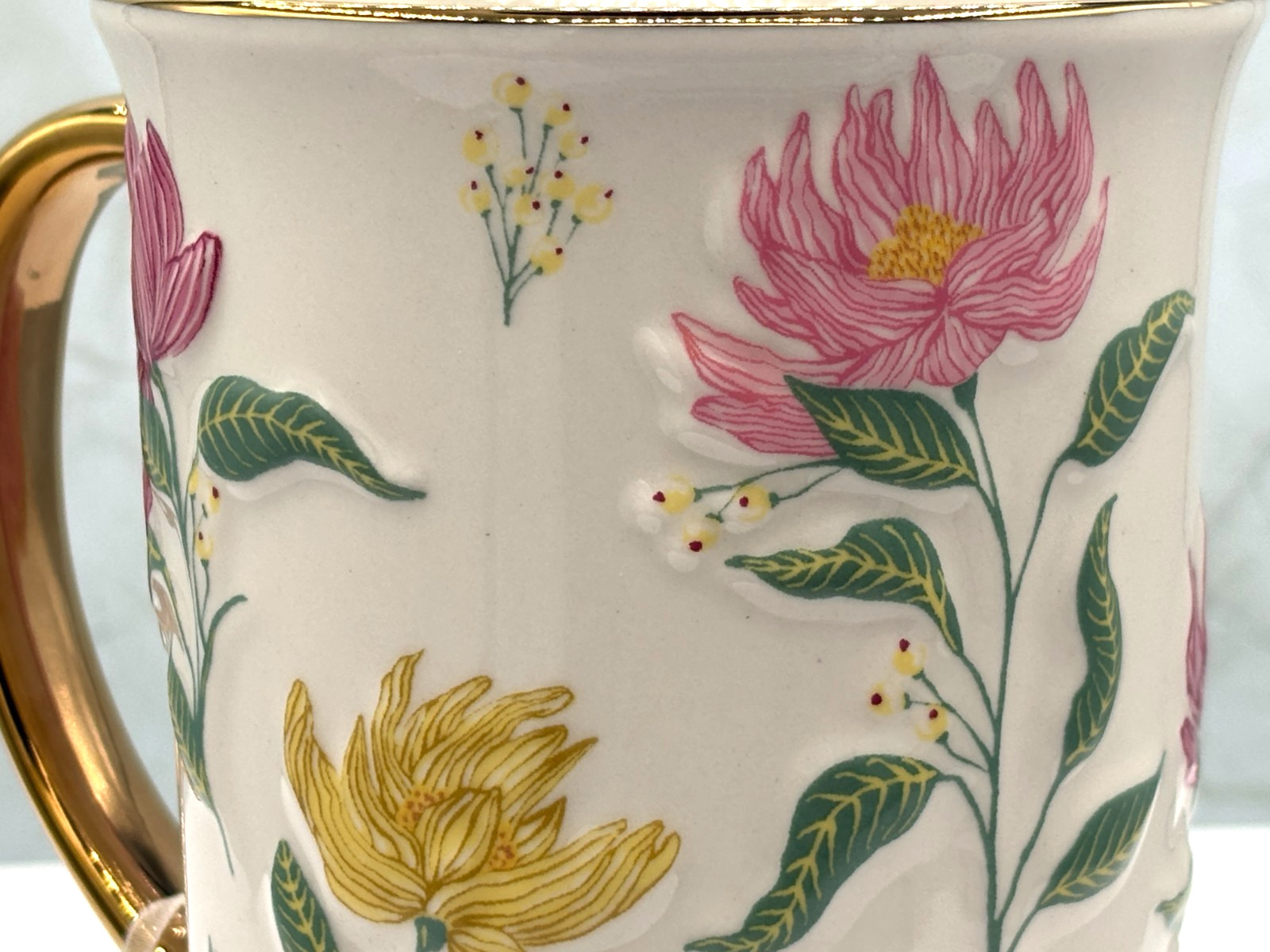 Papyrus Porcelain Ceramic Embossed Floral Coffee Mug 24K Gold Trim Handle 14oz