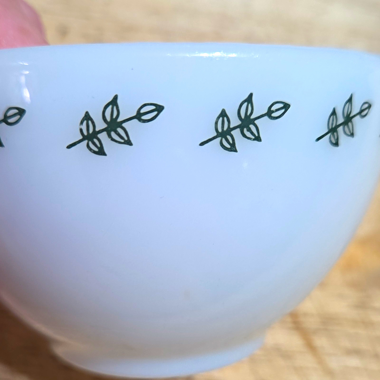 Pyrex White Milk Glass Decorated Leaf Coffee Mug 8 fl oz Mid-Century Modern
