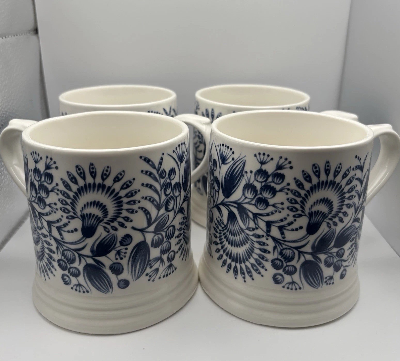 Set of 4 English Mug Company Blue White Floral Mugs 16oz Large Fine China