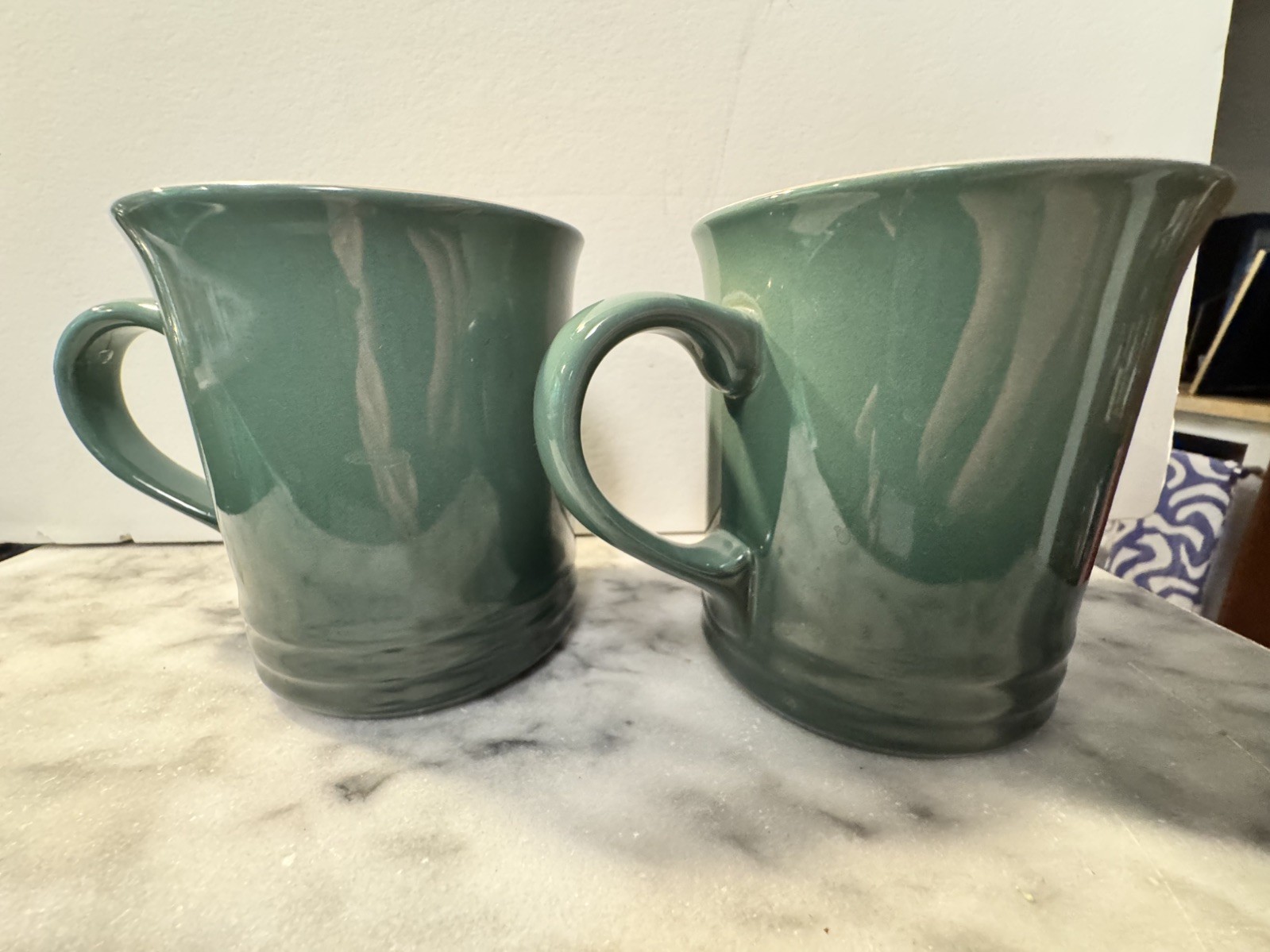 Le Creuset Mugs Set of 2 Coffee Mugs 14oz each Green Color