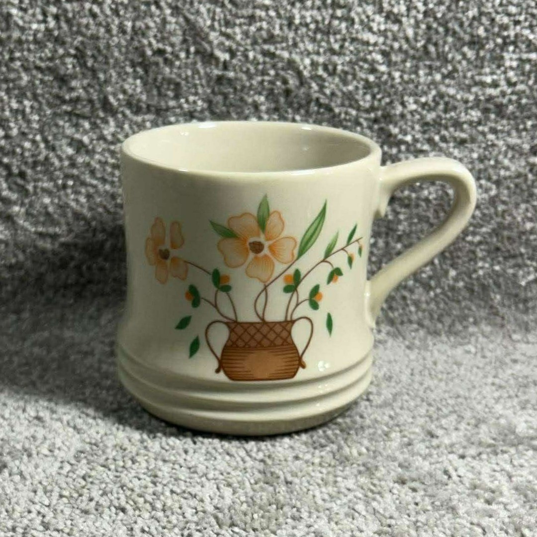 Countryside Stoneware Mug Cream Floral Basket Vintage Japan 1980s JMP 3.5in