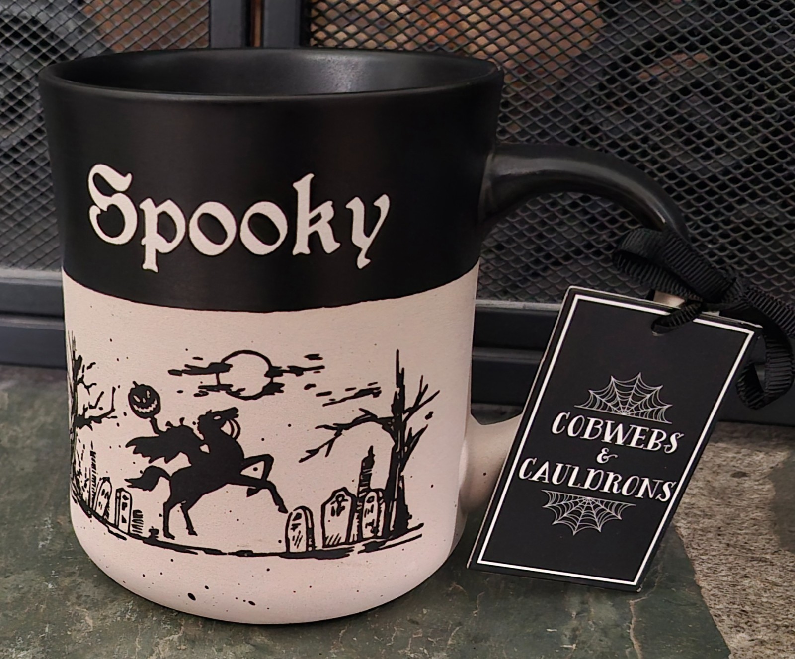 Cobwebs & Cauldrons SPOOKY Headless Horseman Ceramic Halloween MUG New