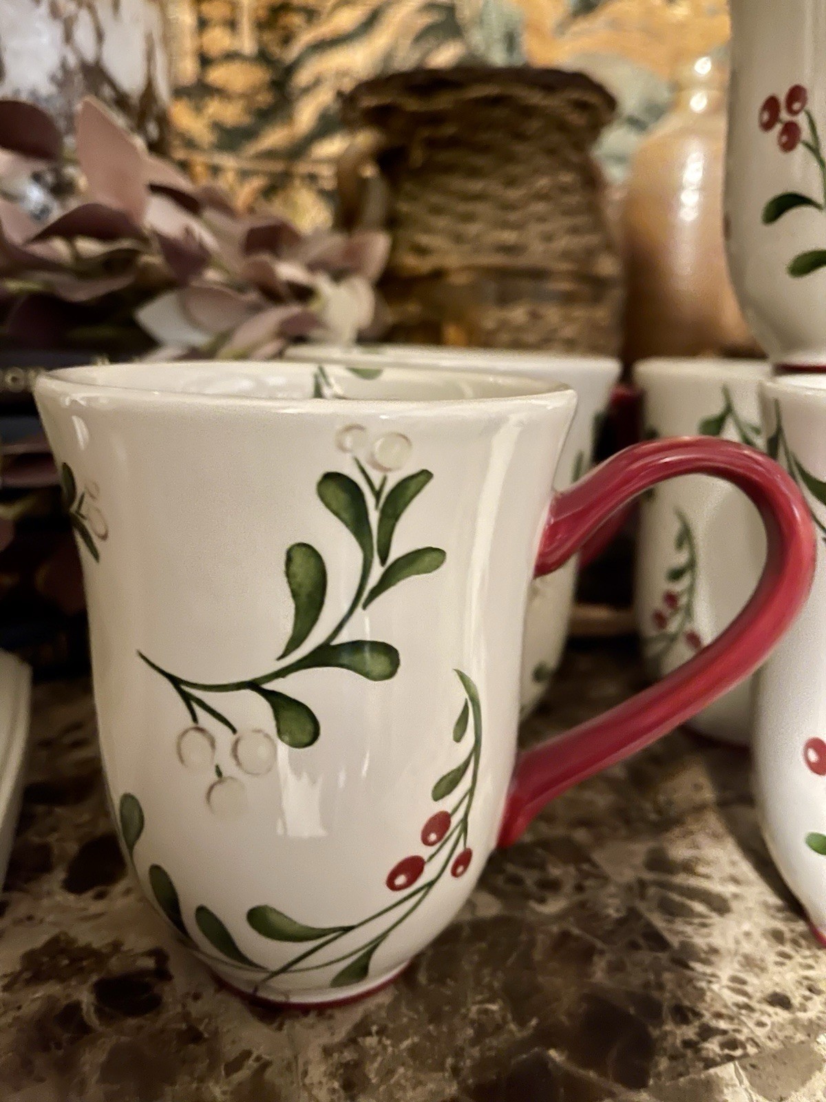 Lot 6 Better Homes and Gardens Heritage Collection Holiday 2011 Mugs Mistletoe