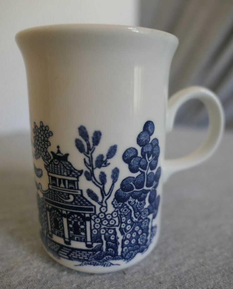 Churchill Made in England Blue Willow Ceramic Coffee Tea Cup Mug 4.25″ H