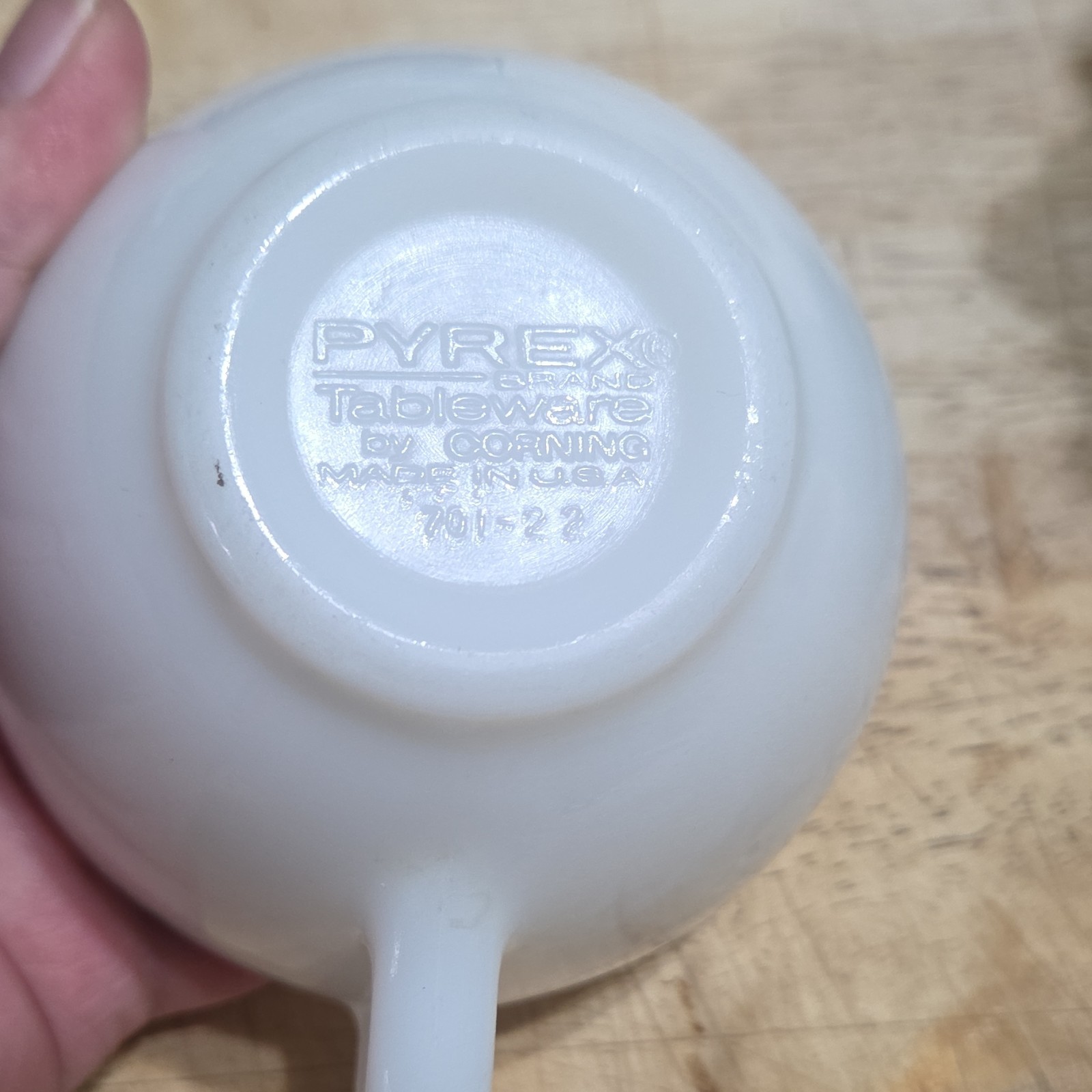 Pyrex White Milk Glass Decorated Leaf Coffee Mug 8 fl oz Mid-Century Modern