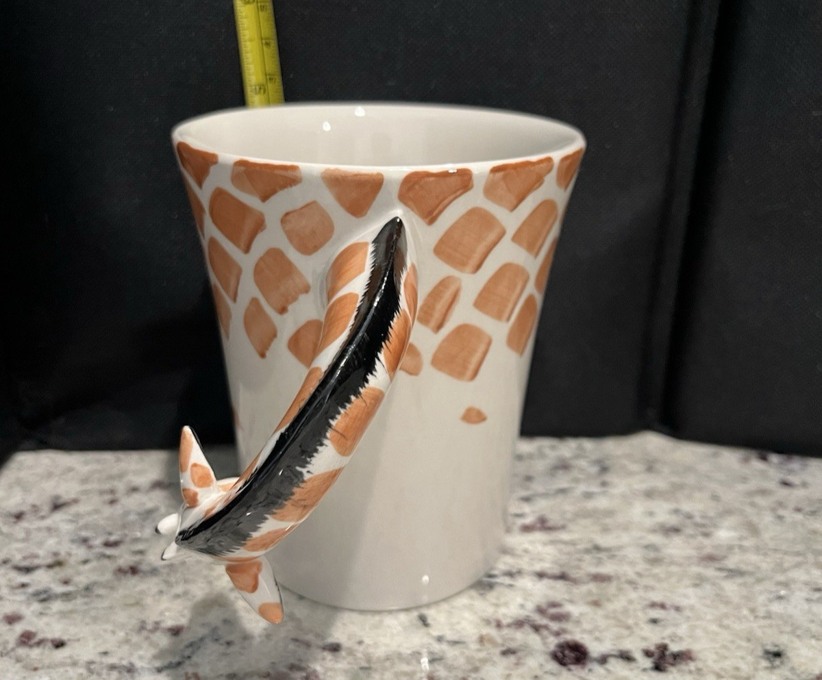 Gracie the lost Giraffe from Texas Pier1 Imports Mug 3-D Neck Head Handle 16 oz.